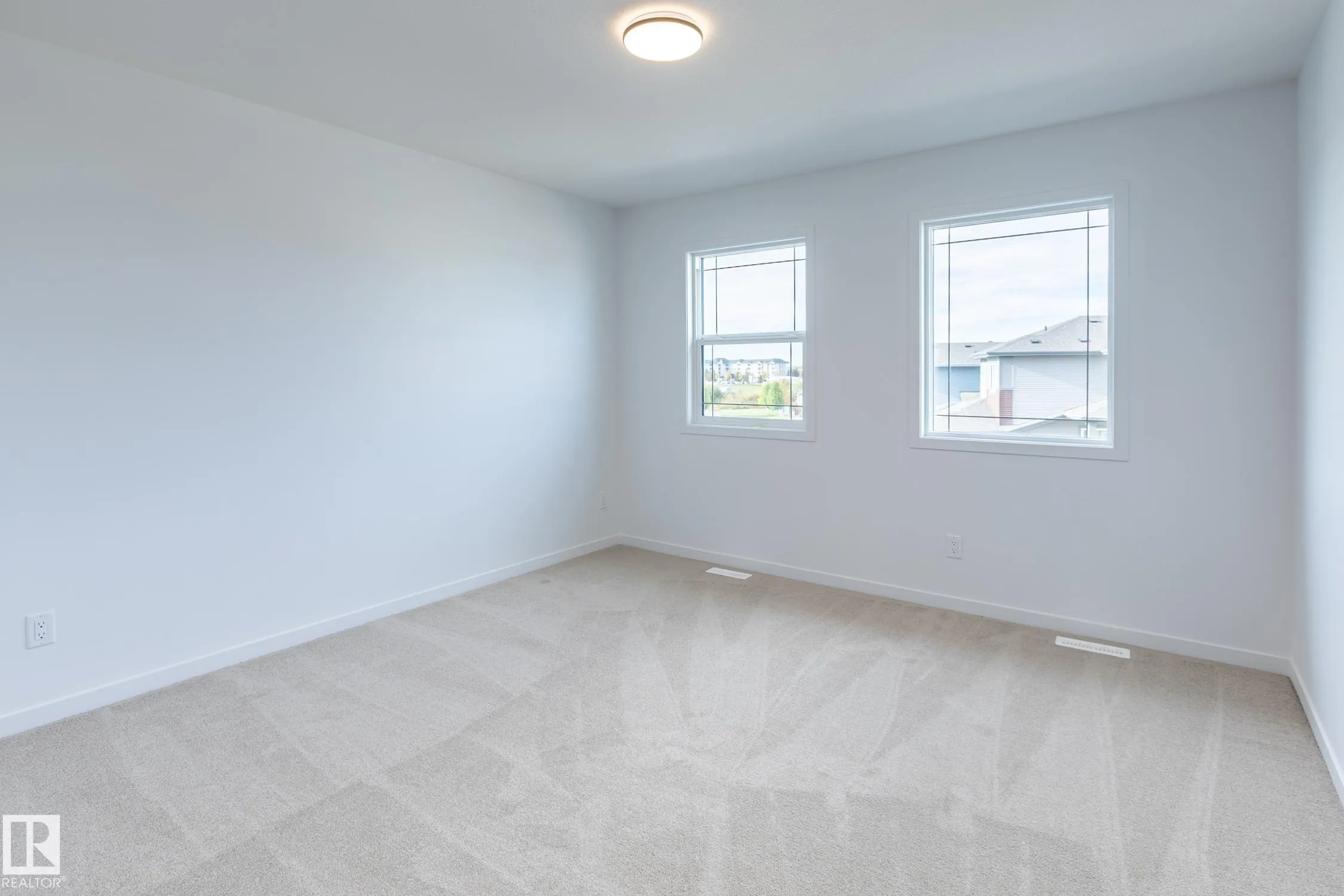 93 SILVERSTONE Drive