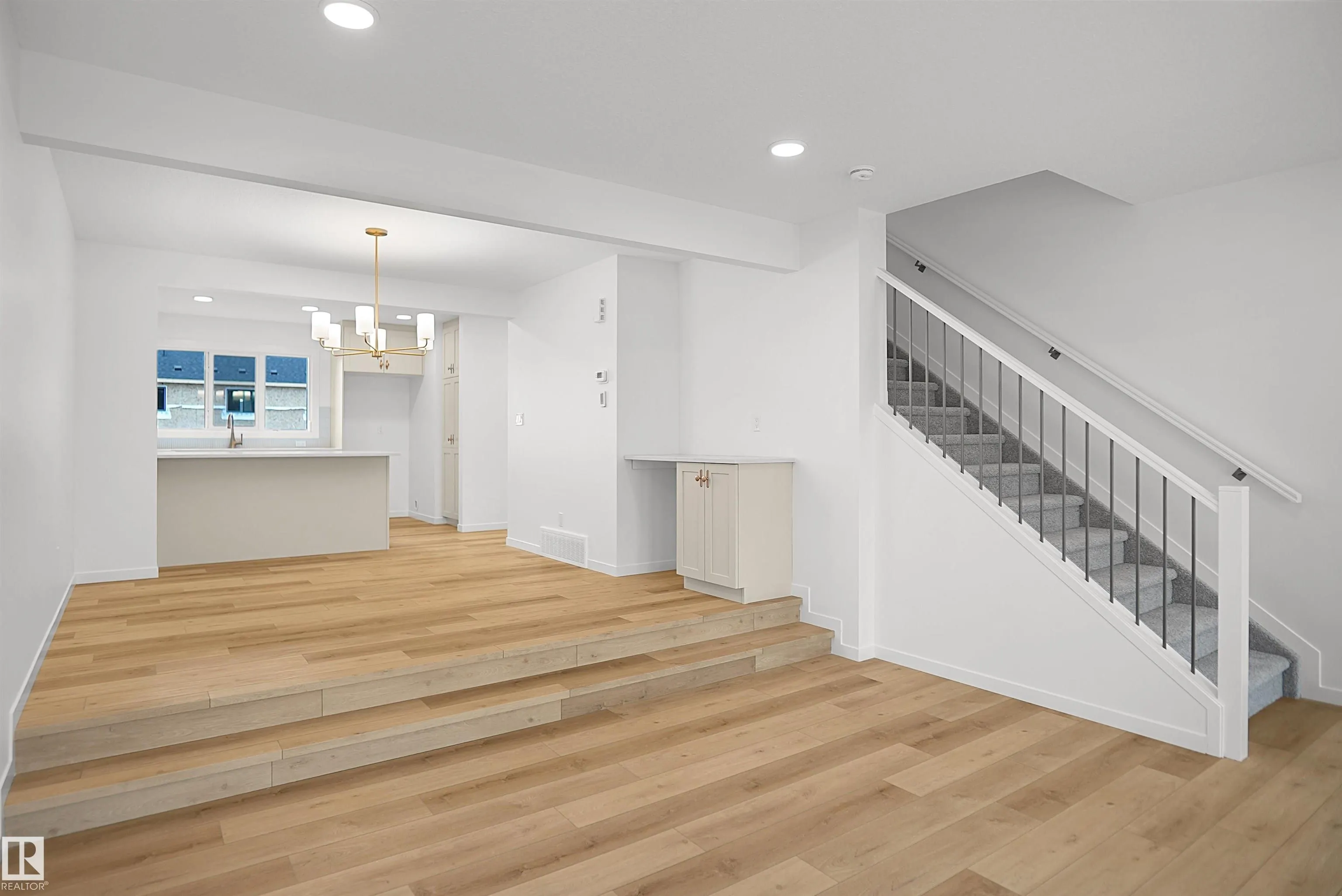 1312 9 Street