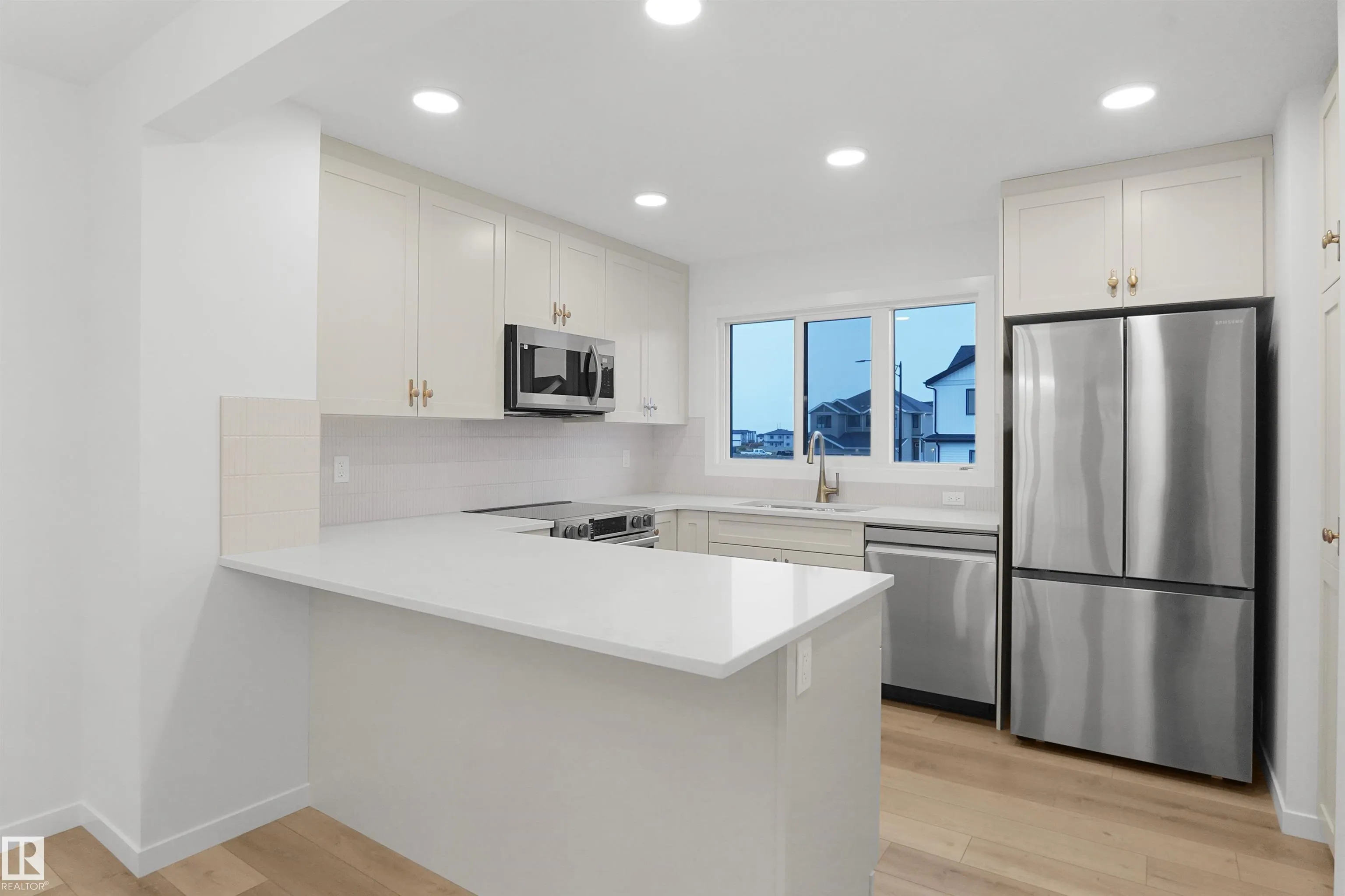 1312 9 Street