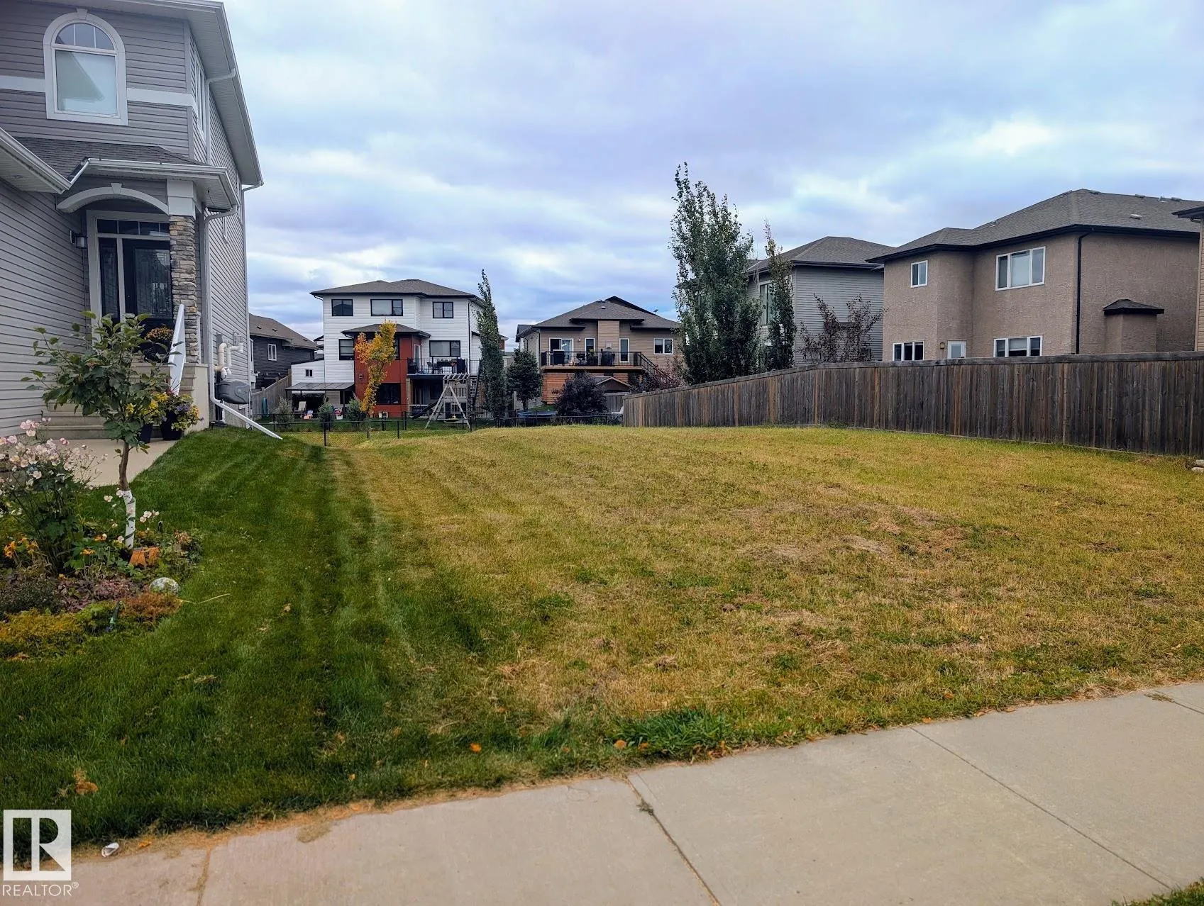 19 LAKEVISTA Point(e)