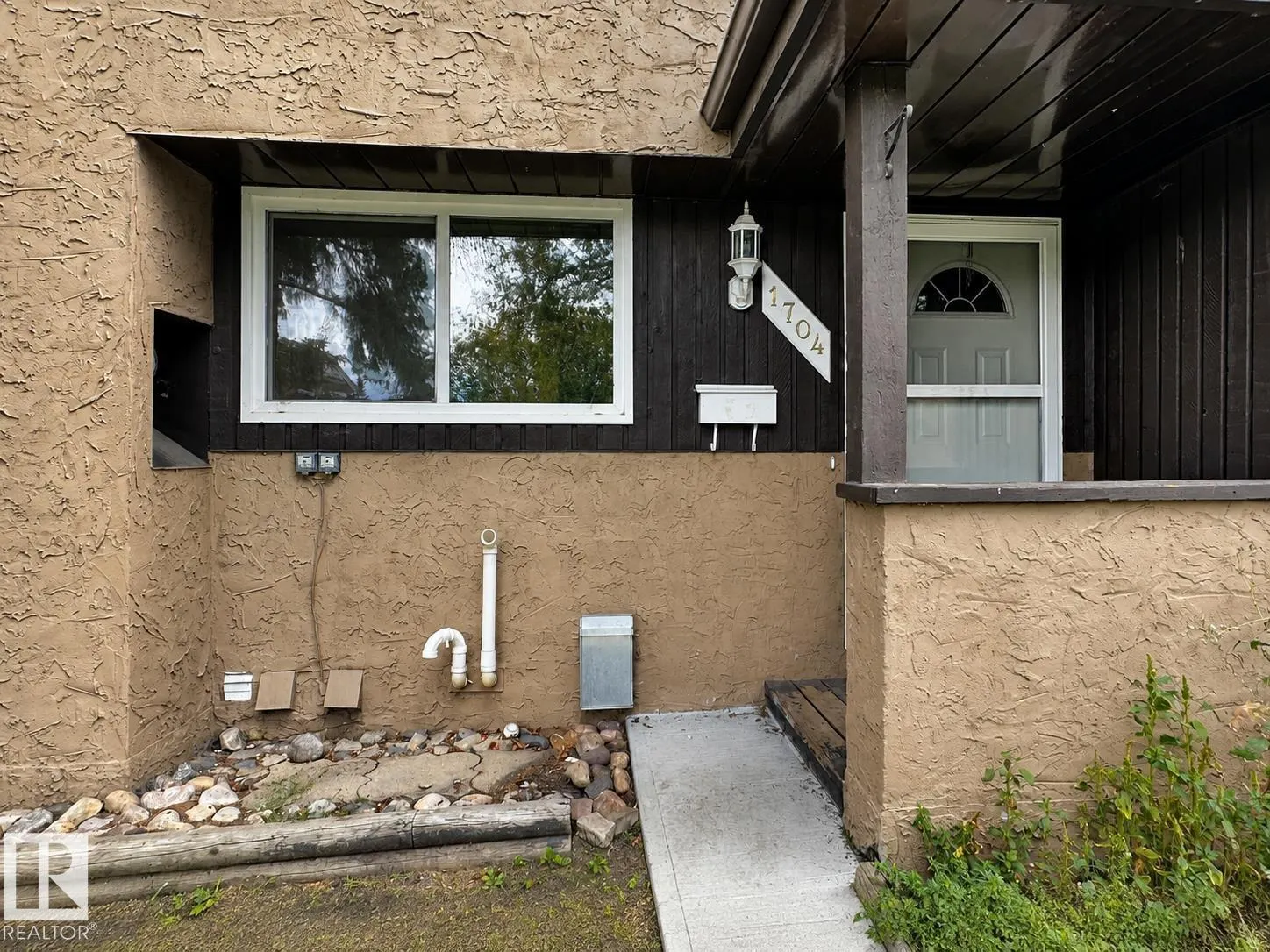 1704 37 Street