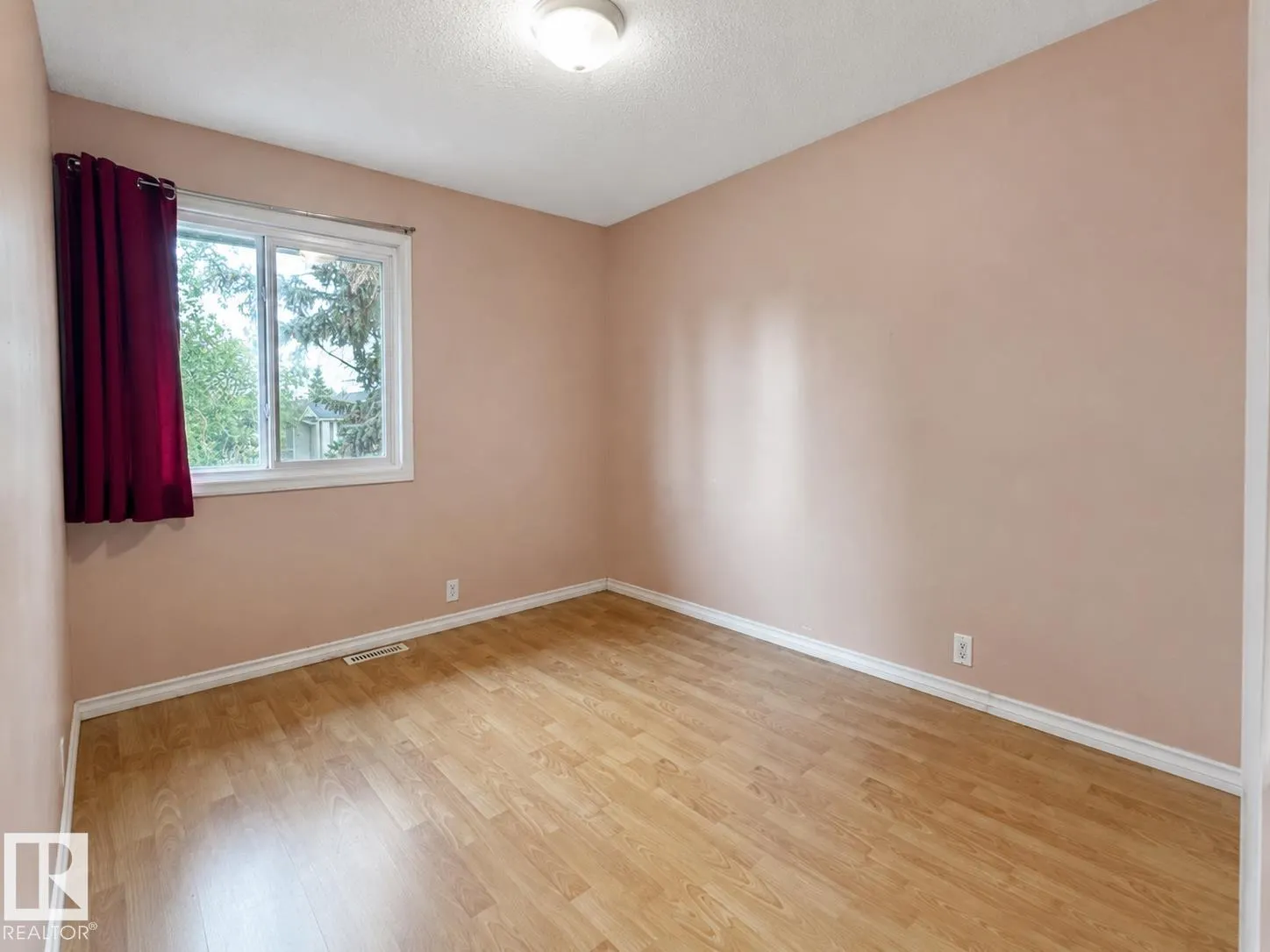 1704 37 Street