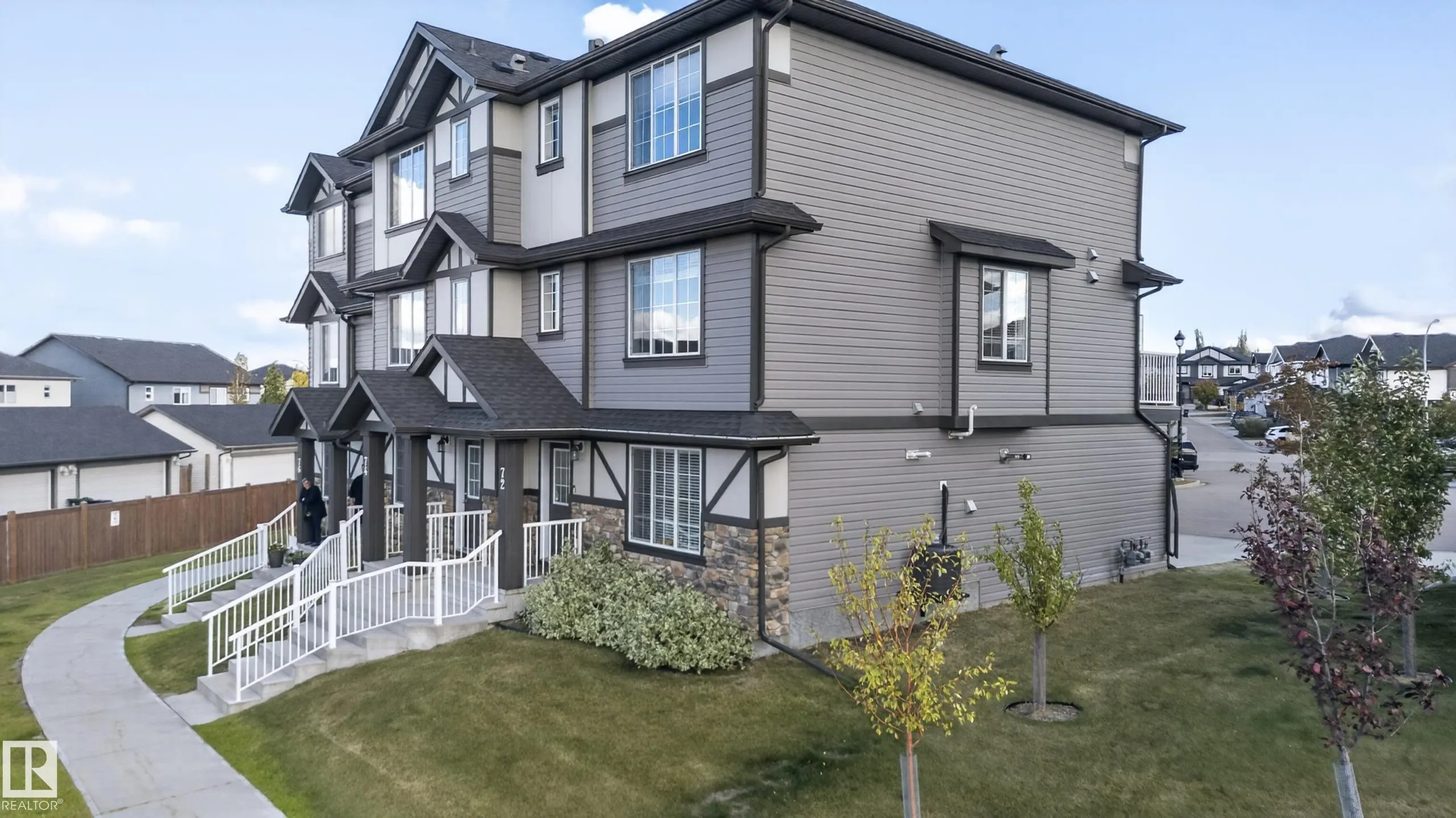 20 AUGUSTINE Crescent