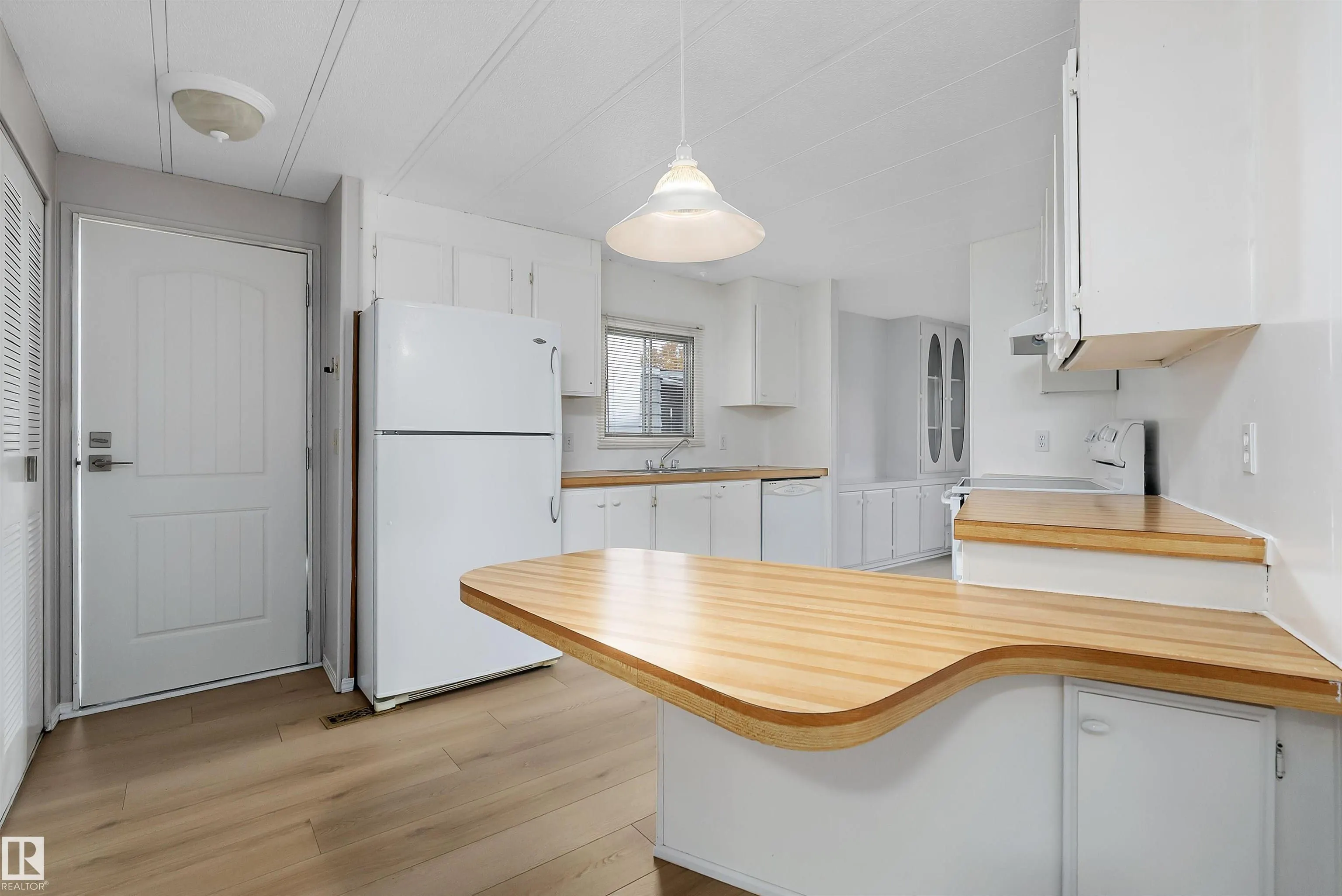 12604 153 Avenue