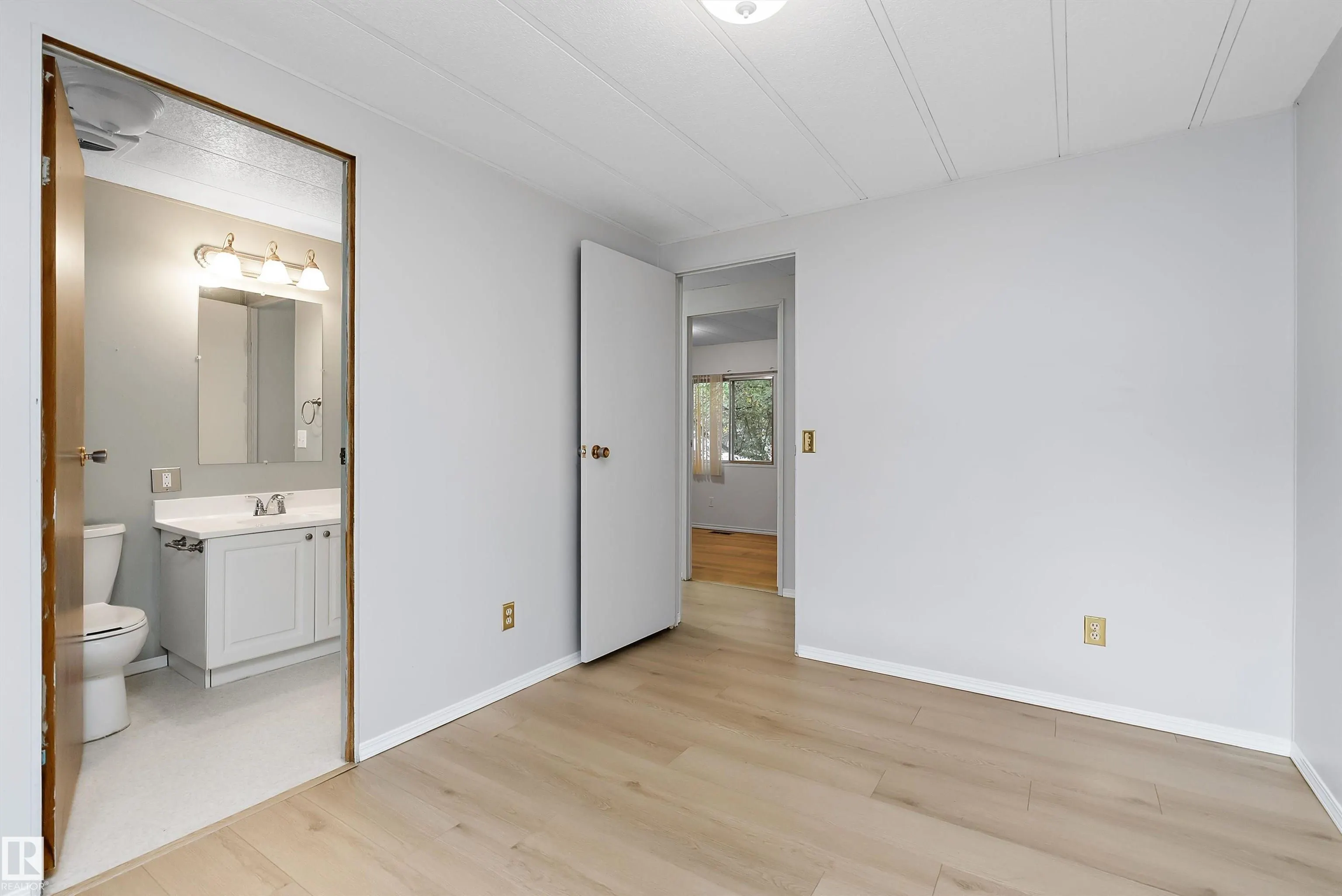 12604 153 Avenue