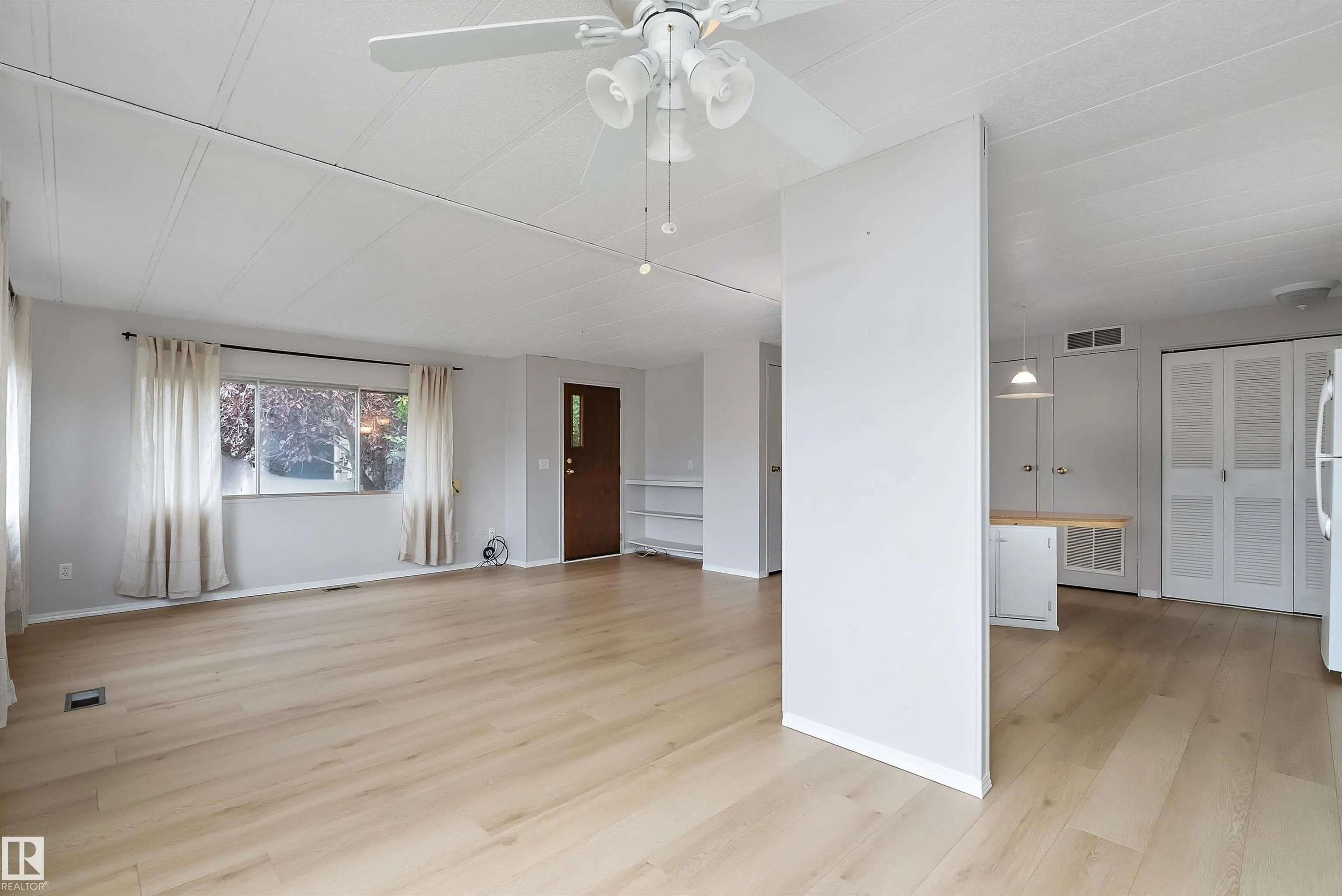 12604 153 Avenue