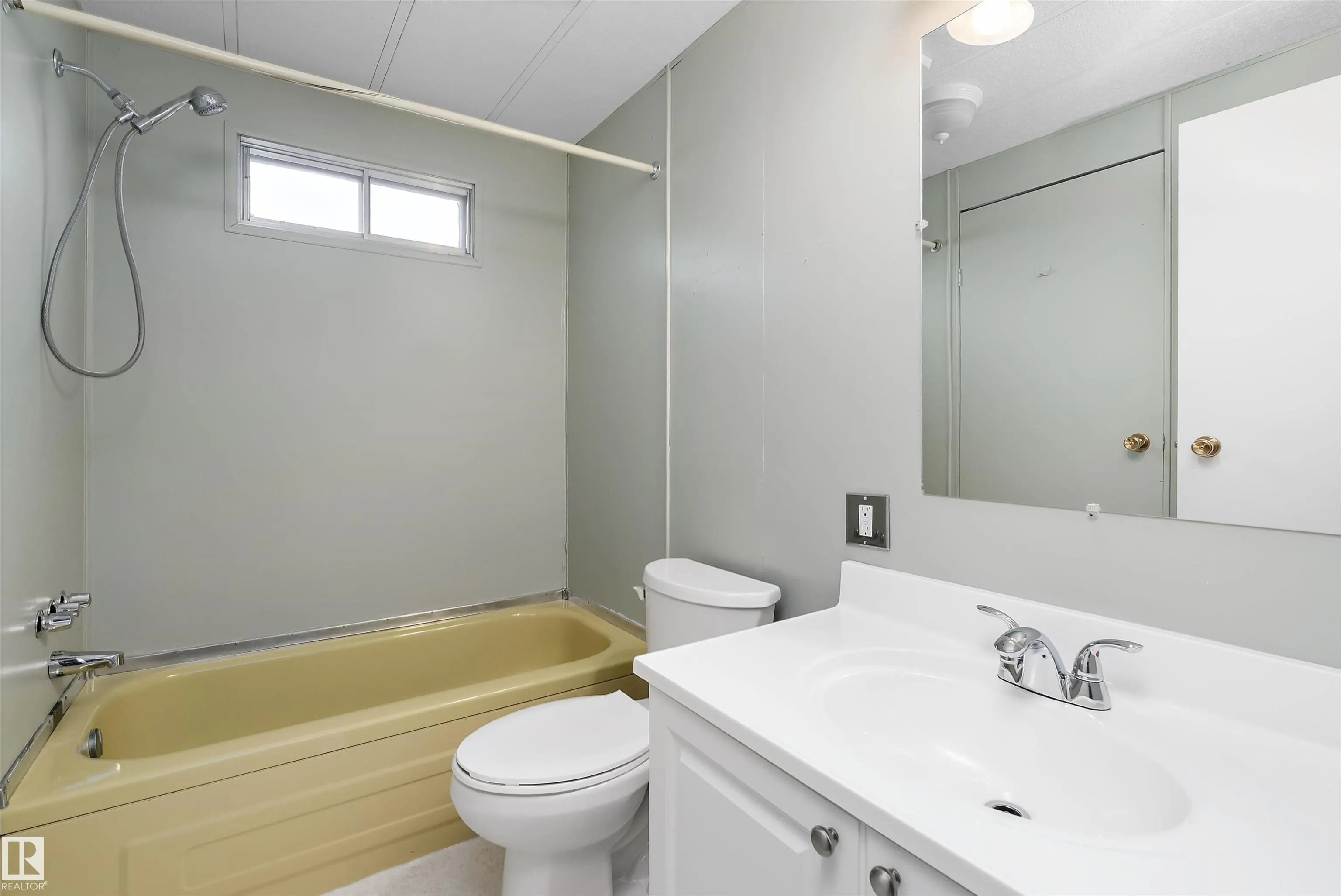 12604 153 Avenue