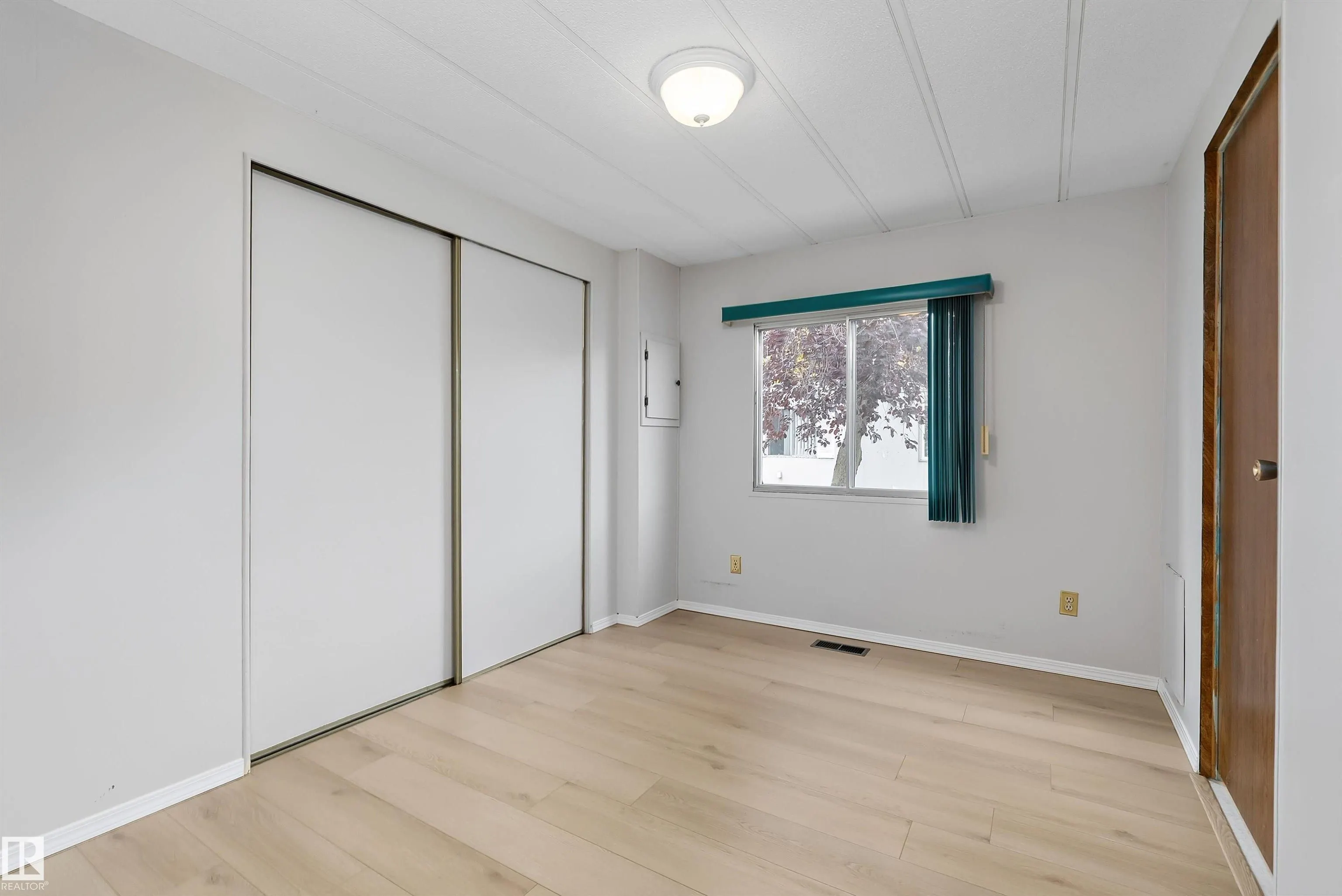 12604 153 Avenue