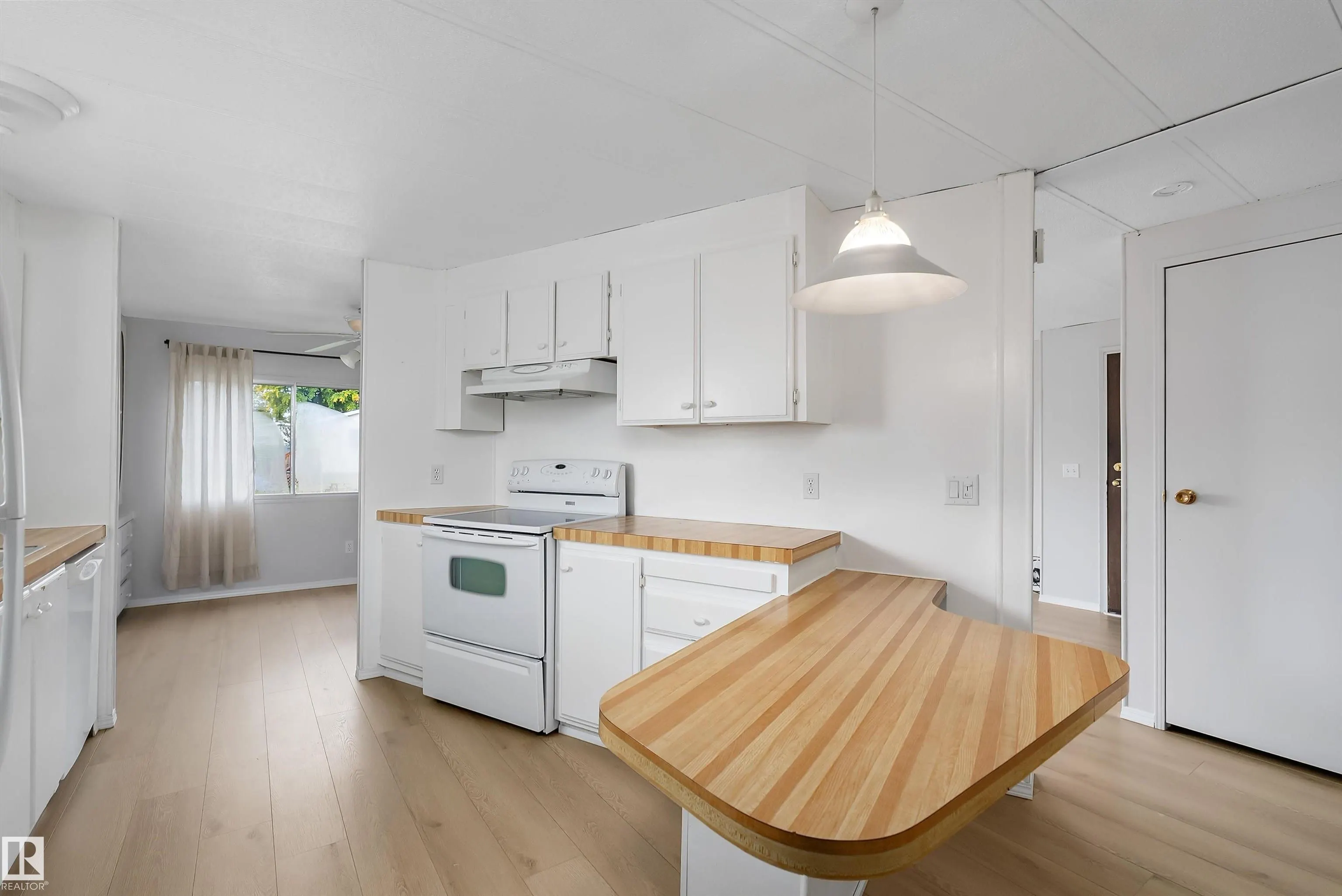 12604 153 Avenue