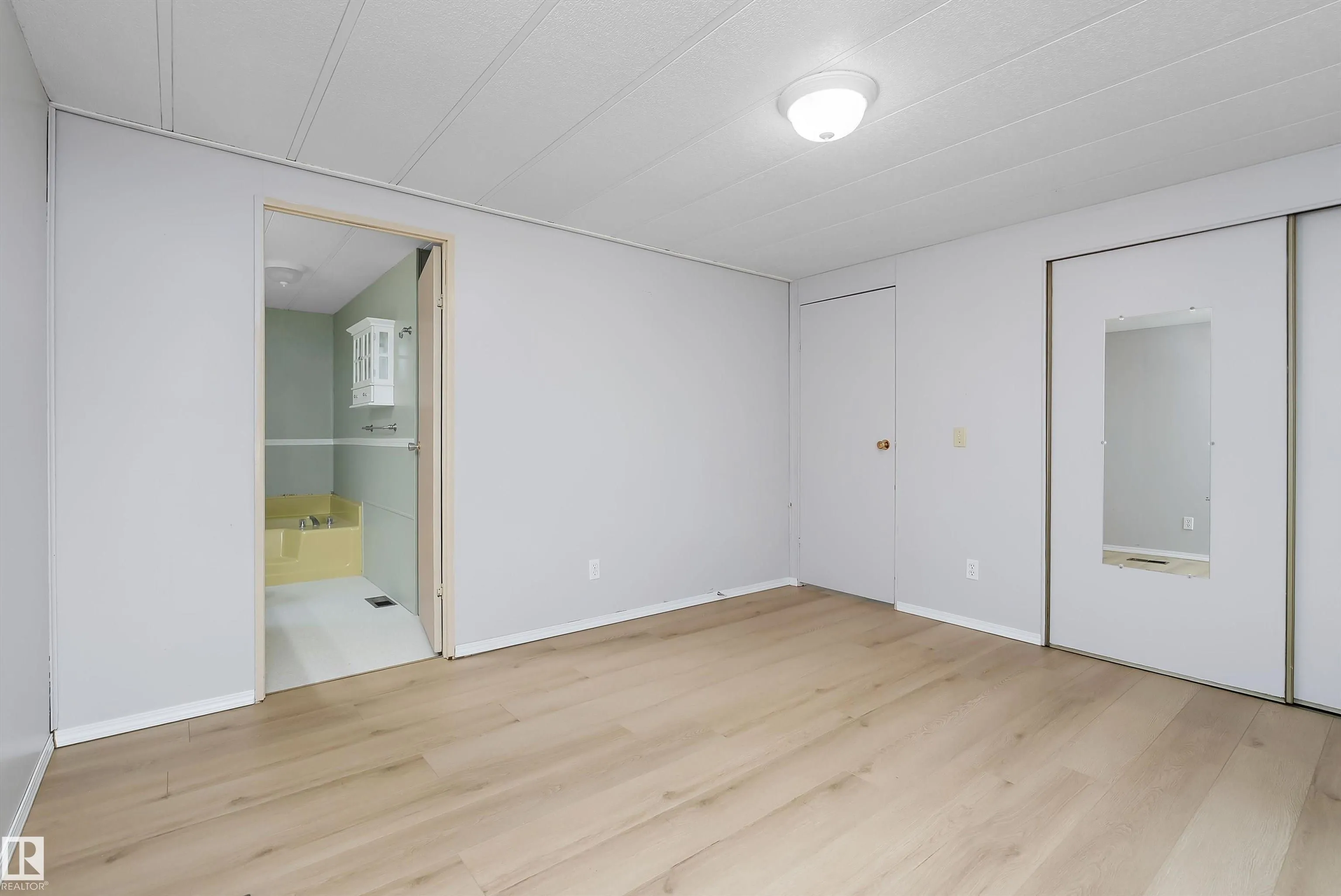 12604 153 Avenue