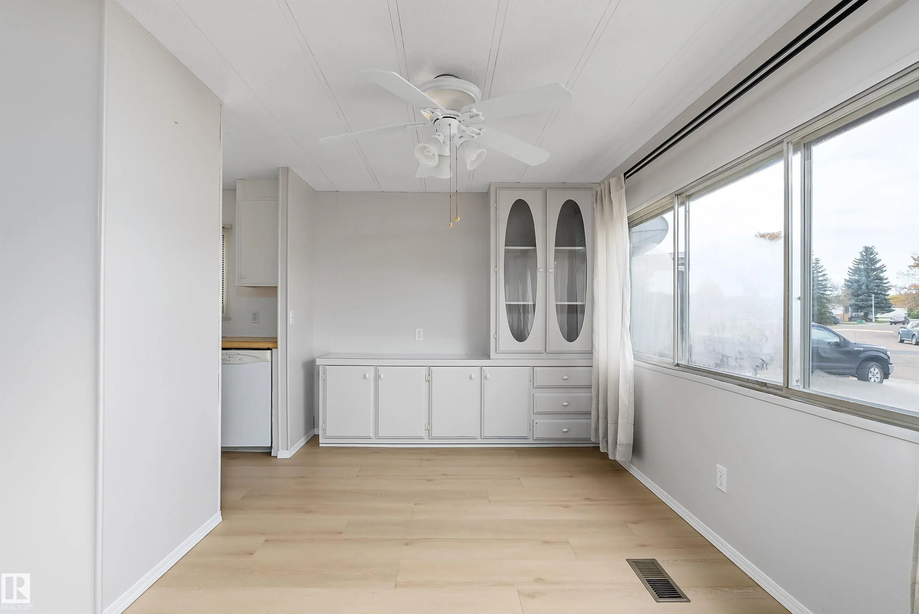 12604 153 Avenue