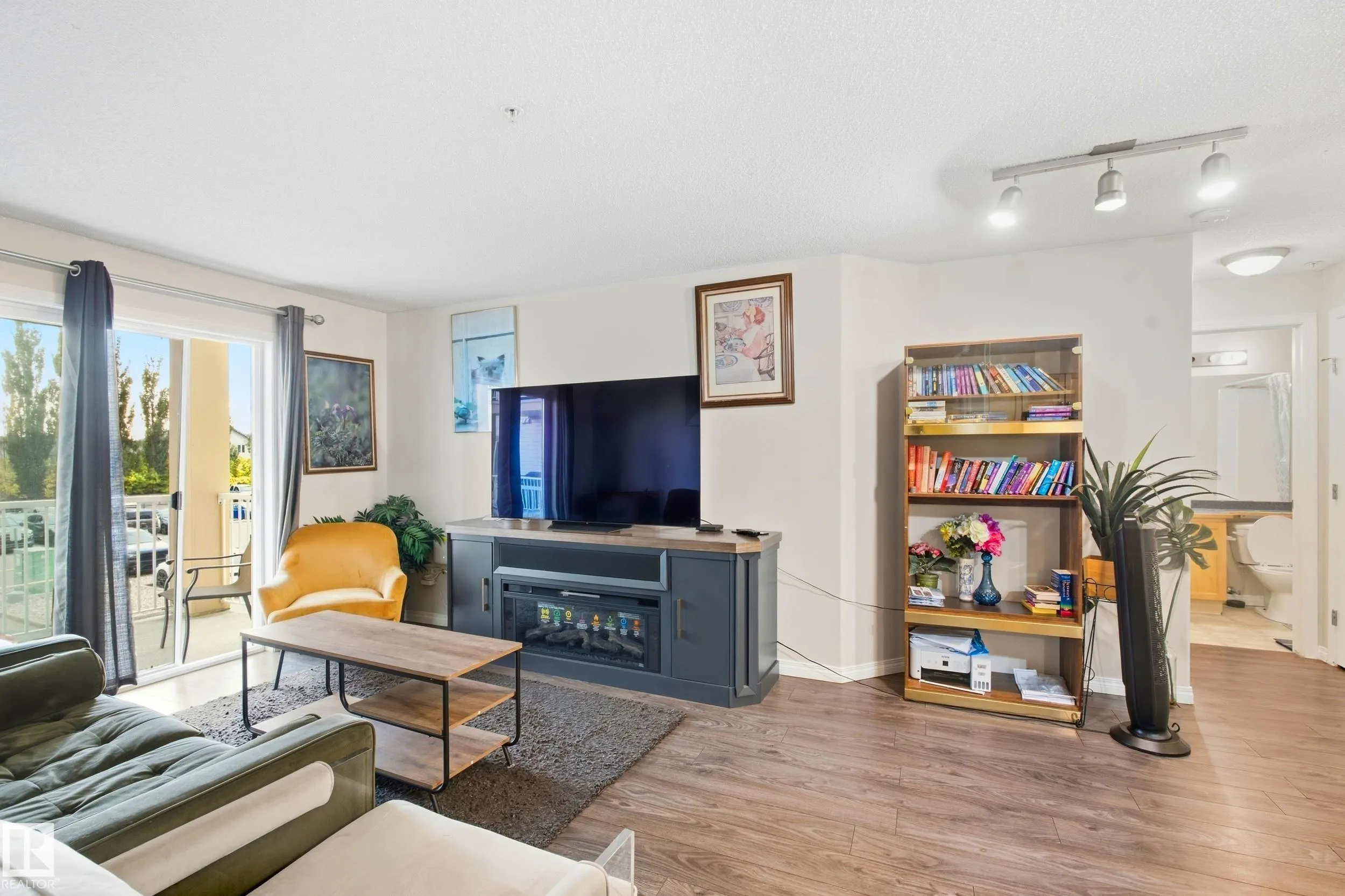245 EDWARDS Drive