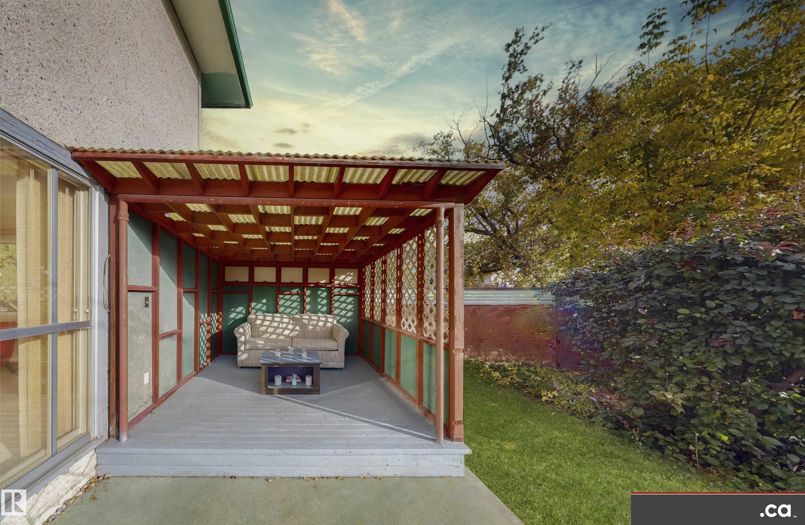 7923 ROWLAND Road