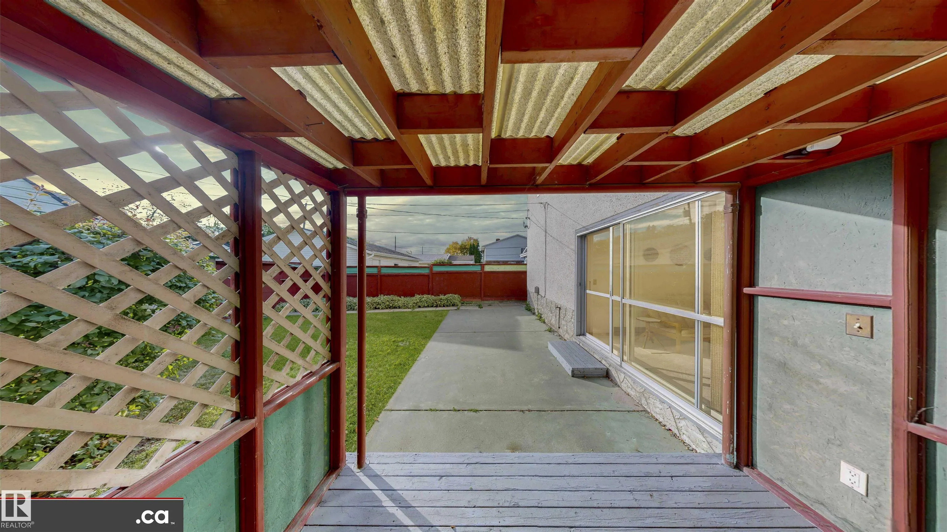 7923 ROWLAND Road