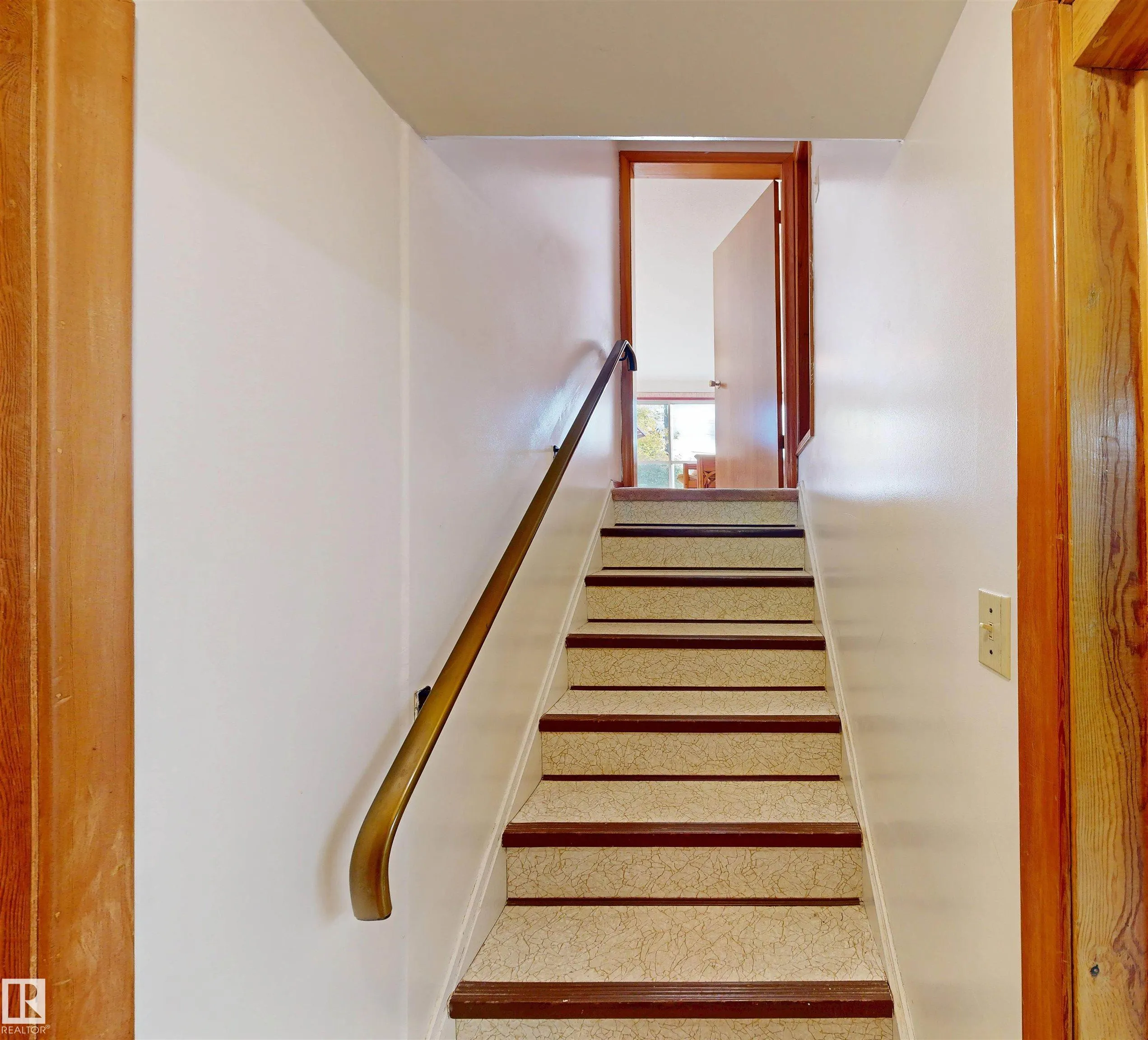 7923 ROWLAND Road