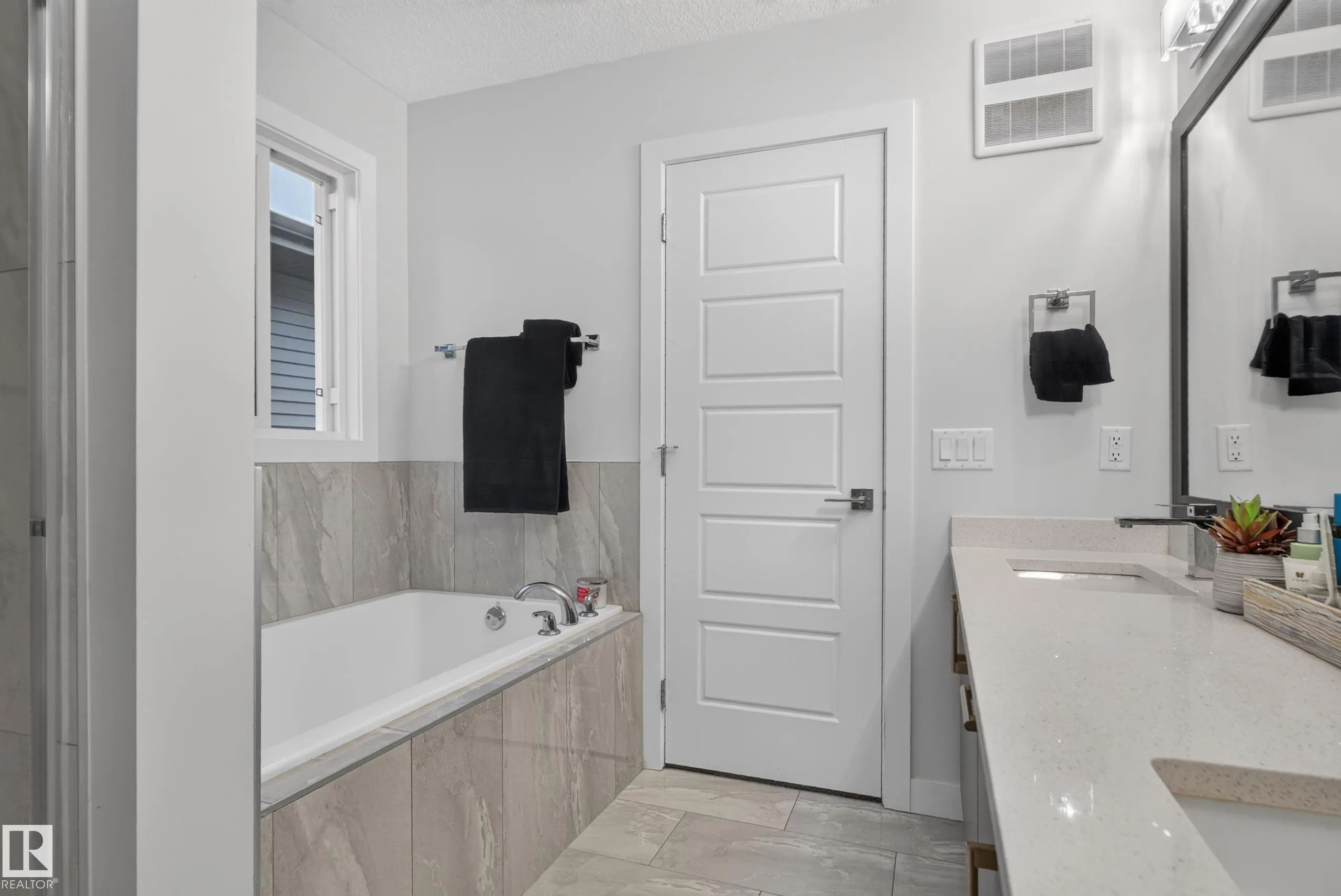 103 EDGEFIELD Way
