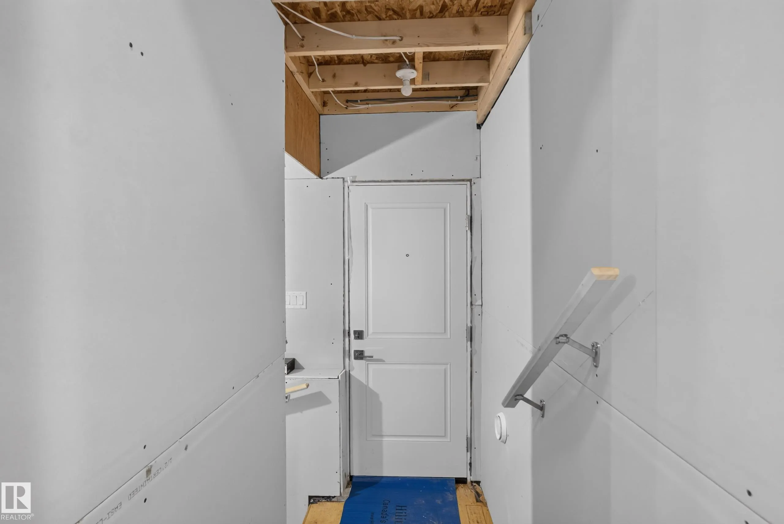 103 EDGEFIELD Way
