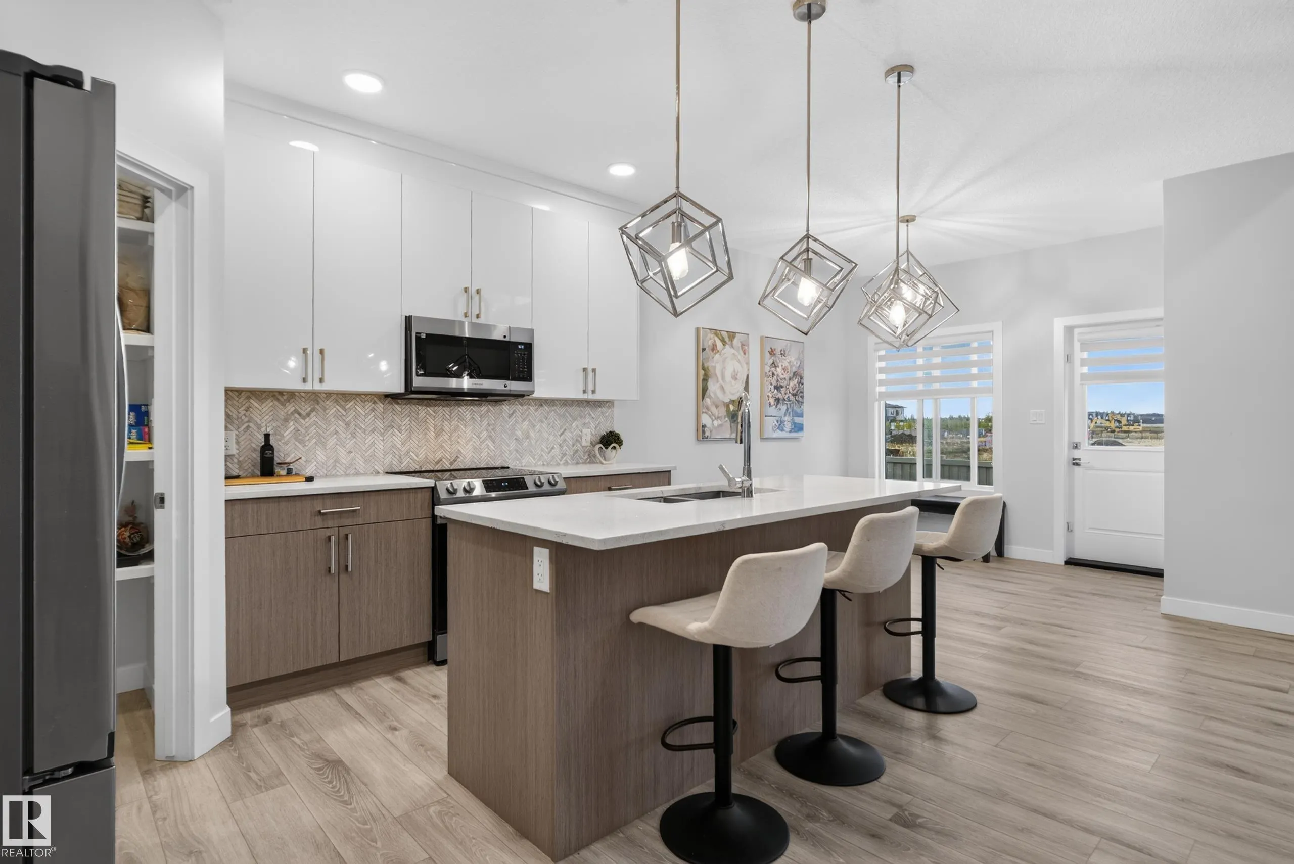 103 EDGEFIELD Way