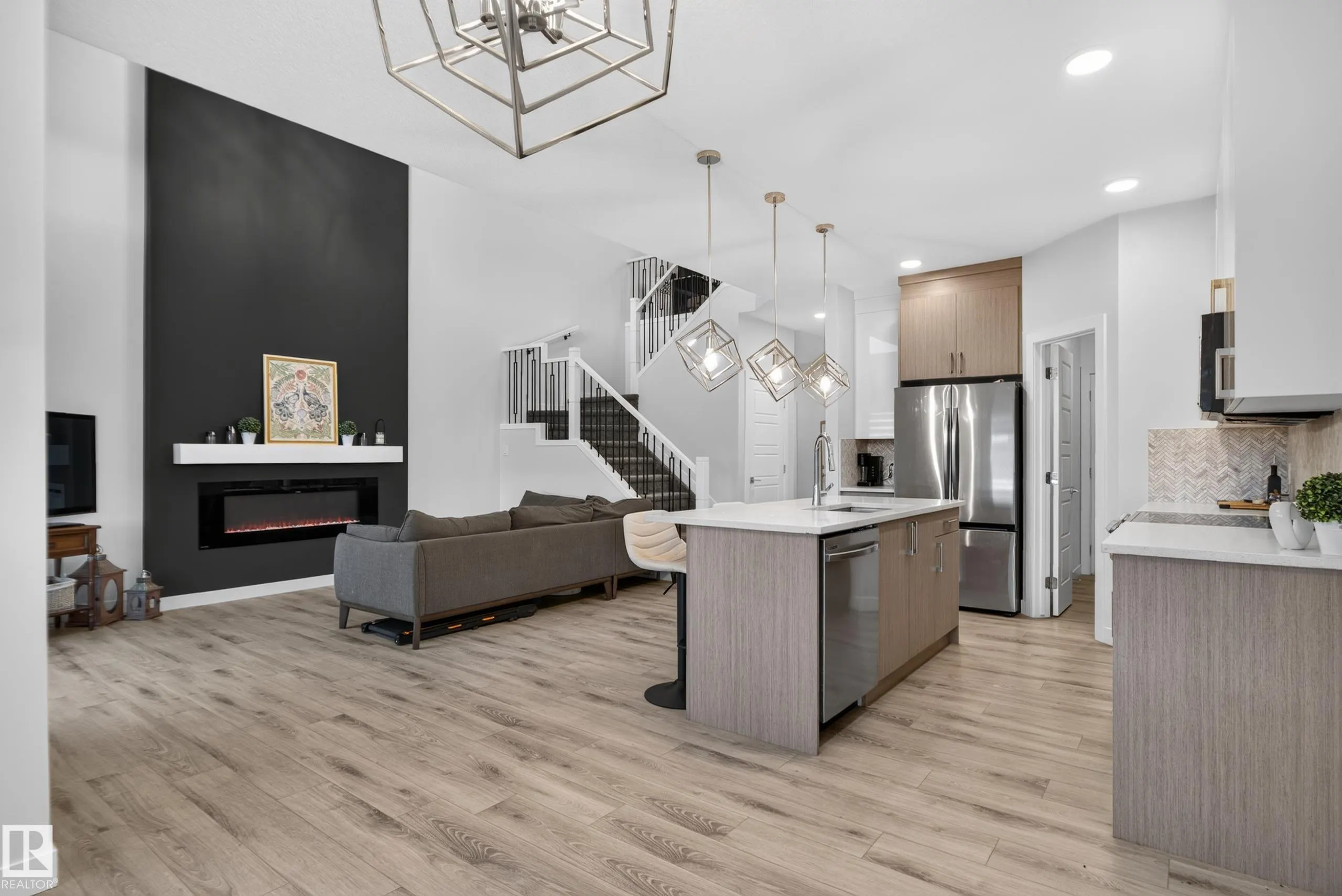 103 EDGEFIELD Way
