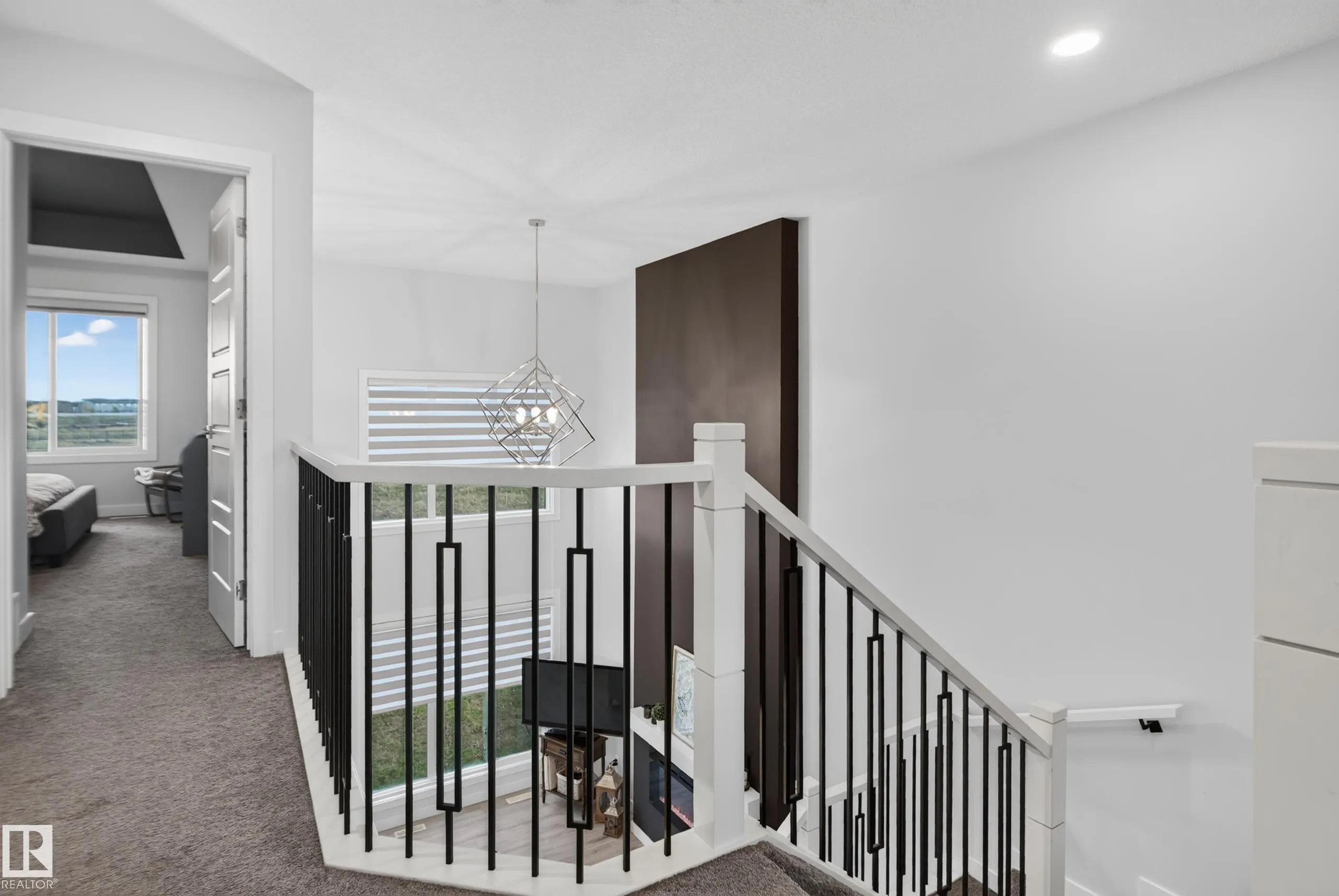 103 EDGEFIELD Way