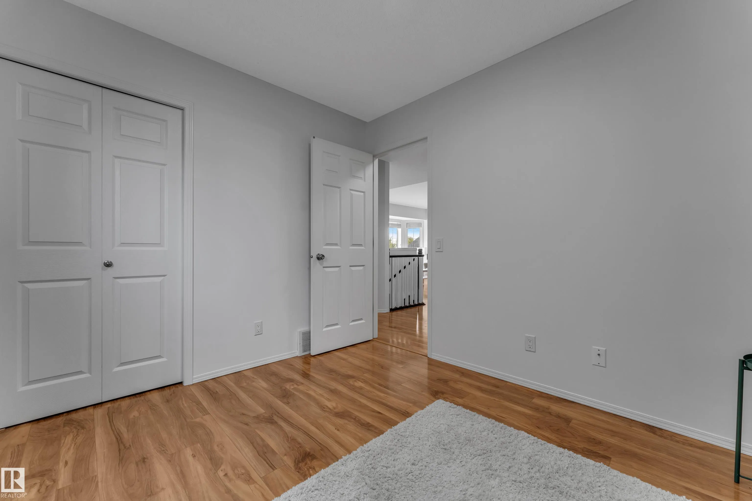 1233 ORMSBY Lane