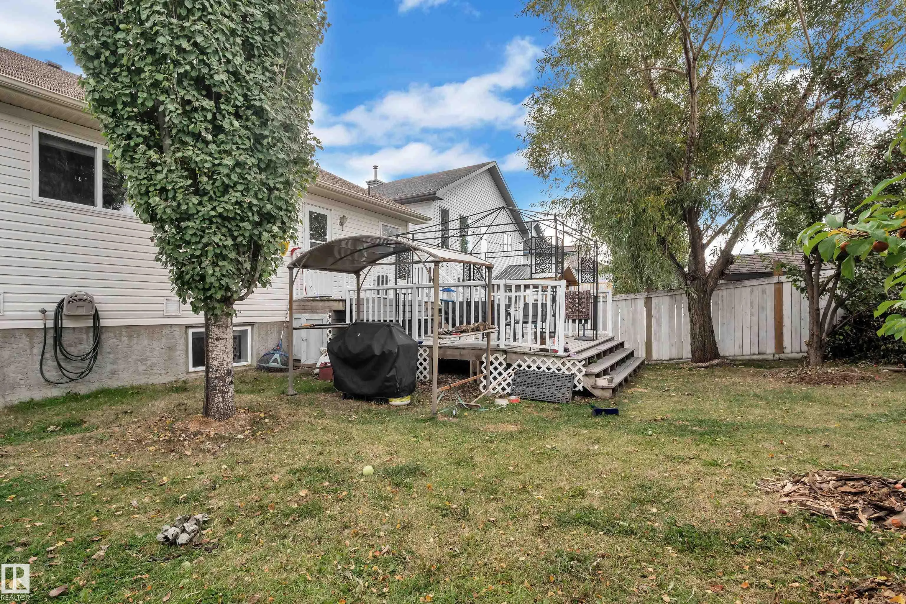 1233 ORMSBY Lane