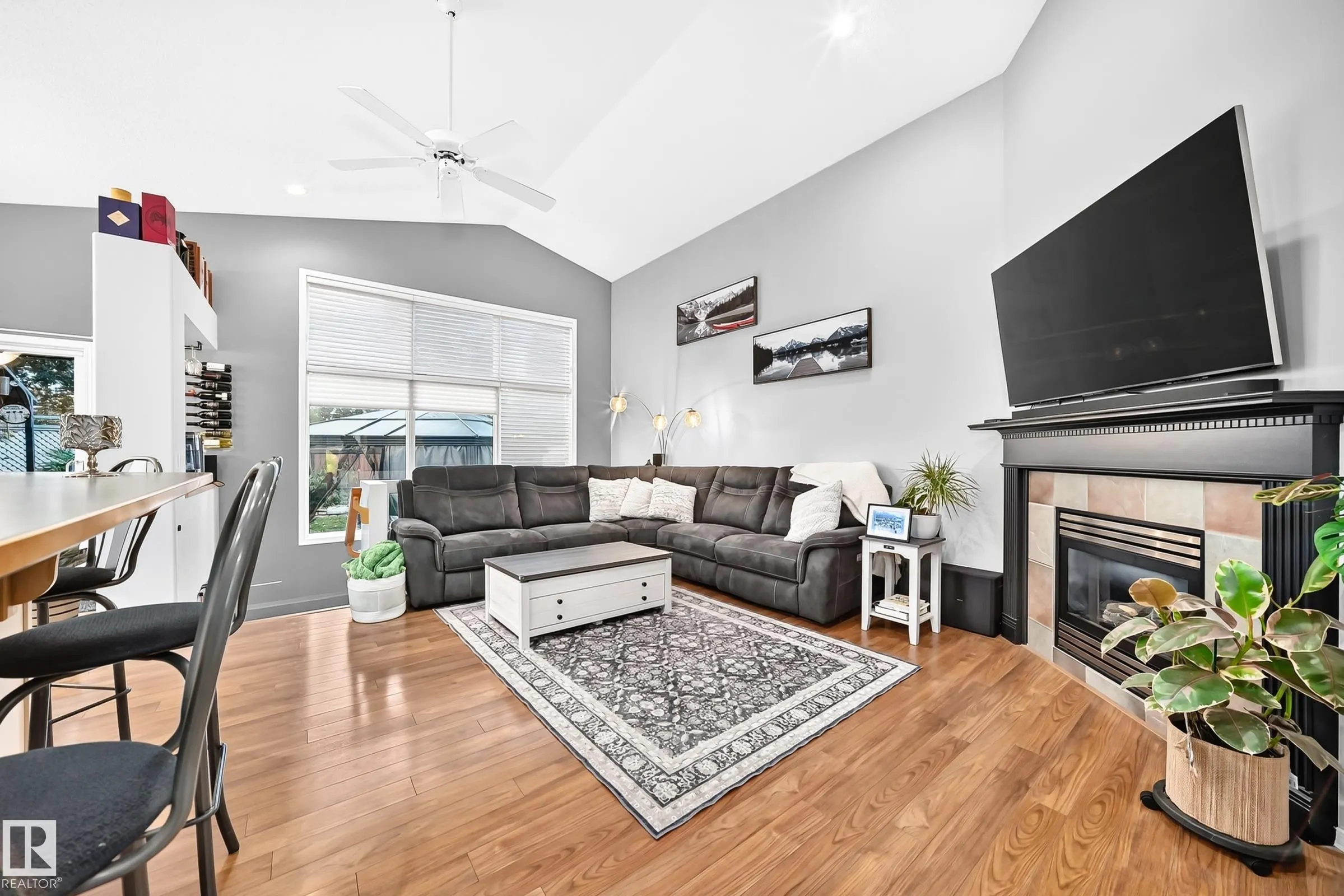81 DUNFIELD Crescent