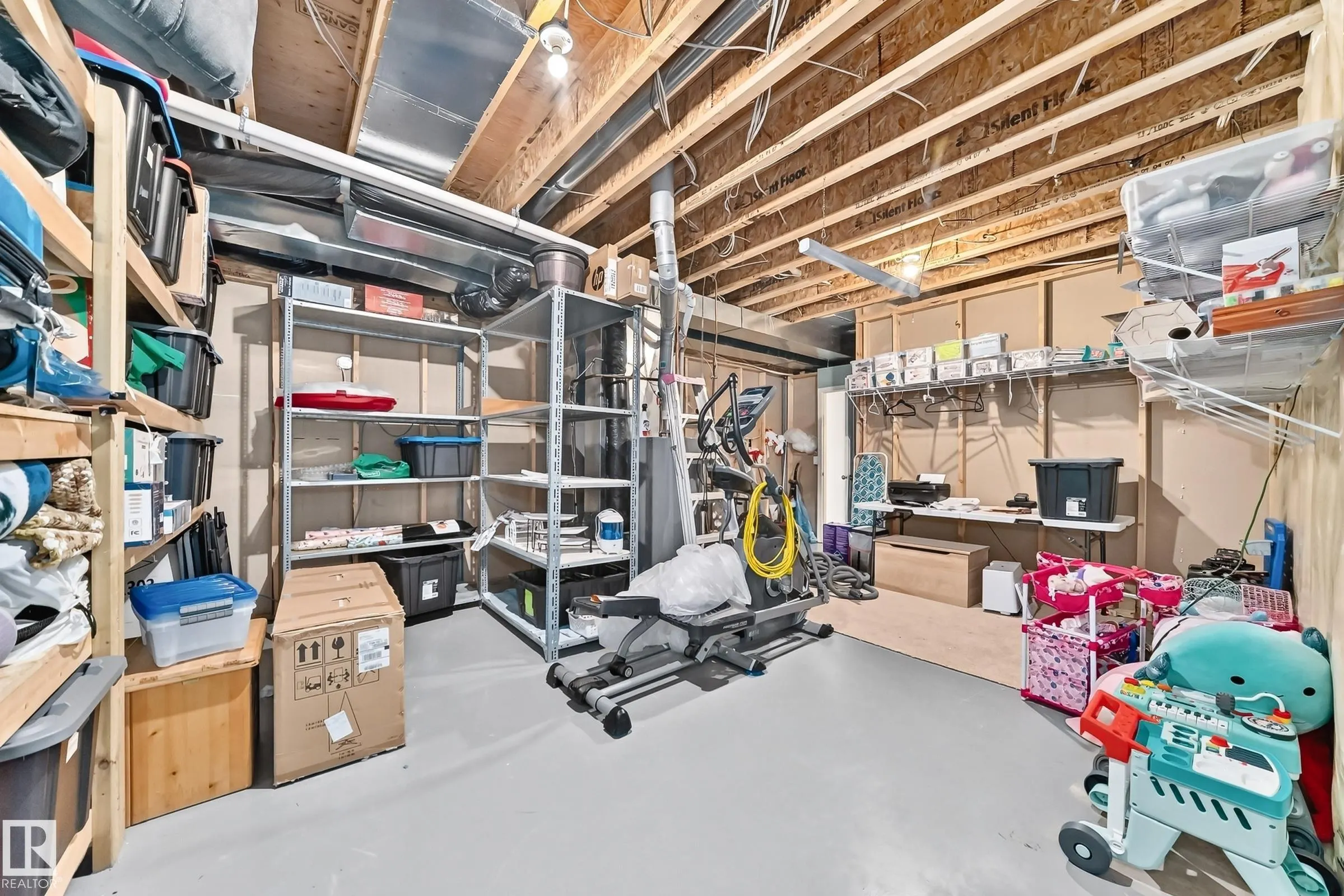 81 DUNFIELD Crescent
