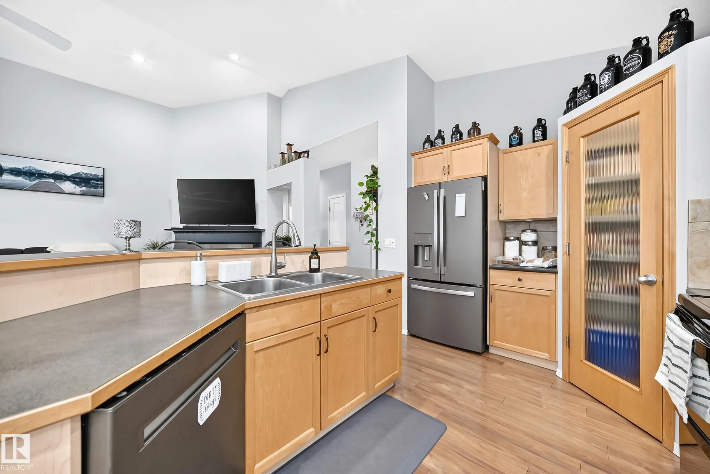 81 DUNFIELD Crescent