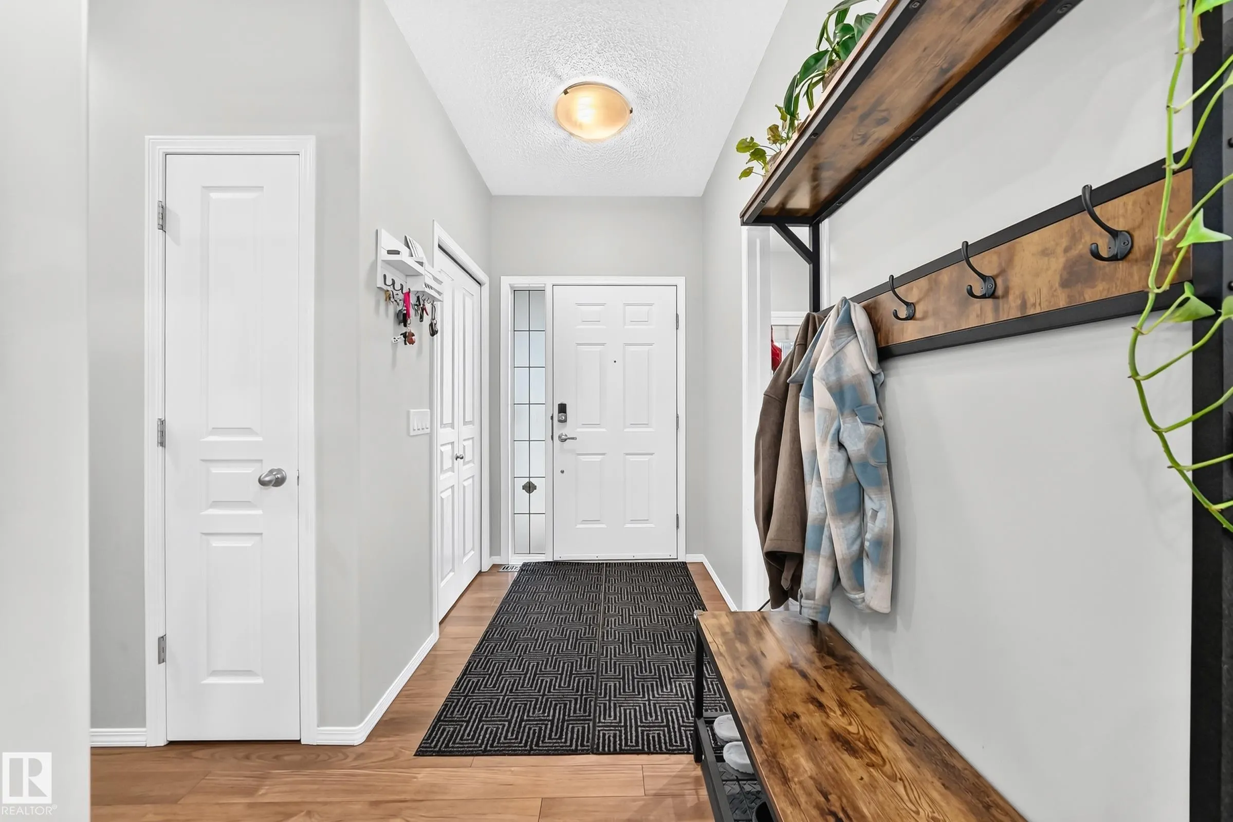 81 DUNFIELD Crescent
