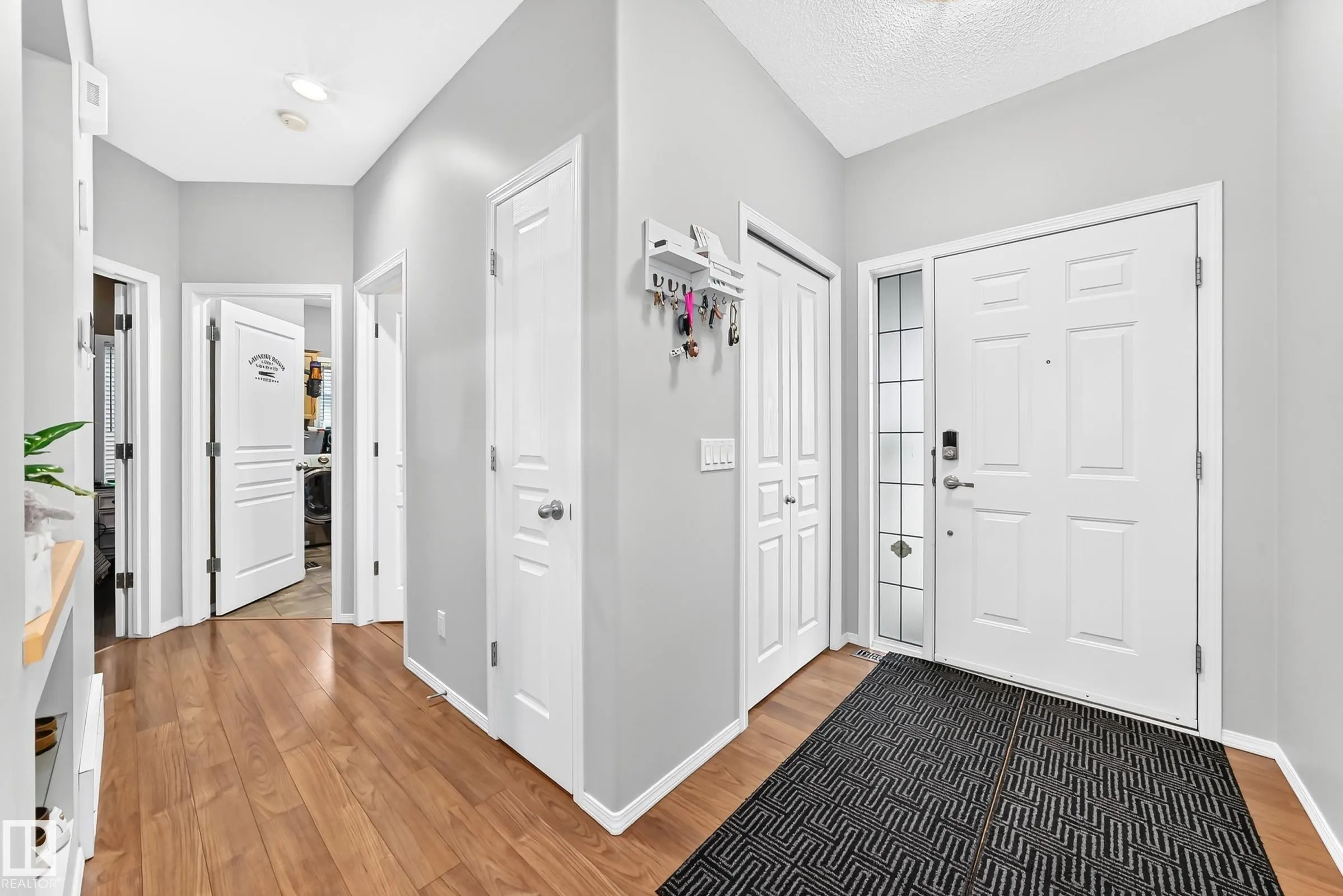 81 DUNFIELD Crescent