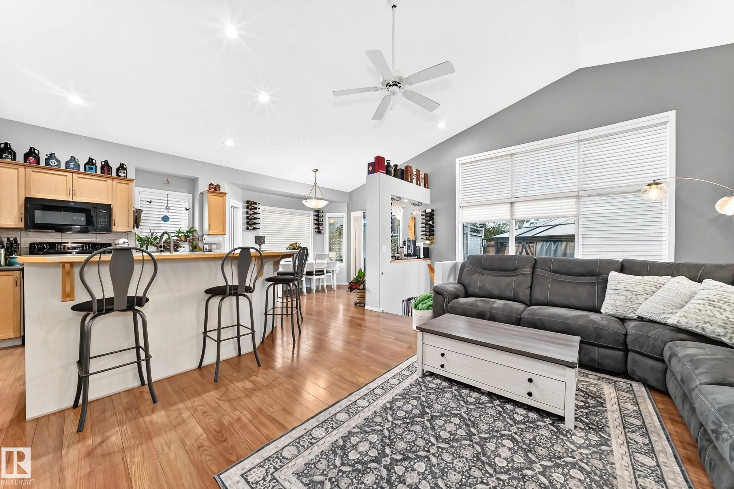 81 DUNFIELD Crescent