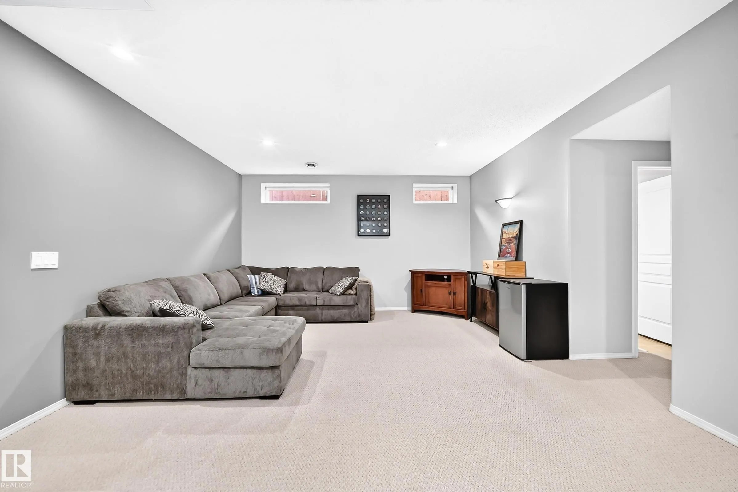 81 DUNFIELD Crescent