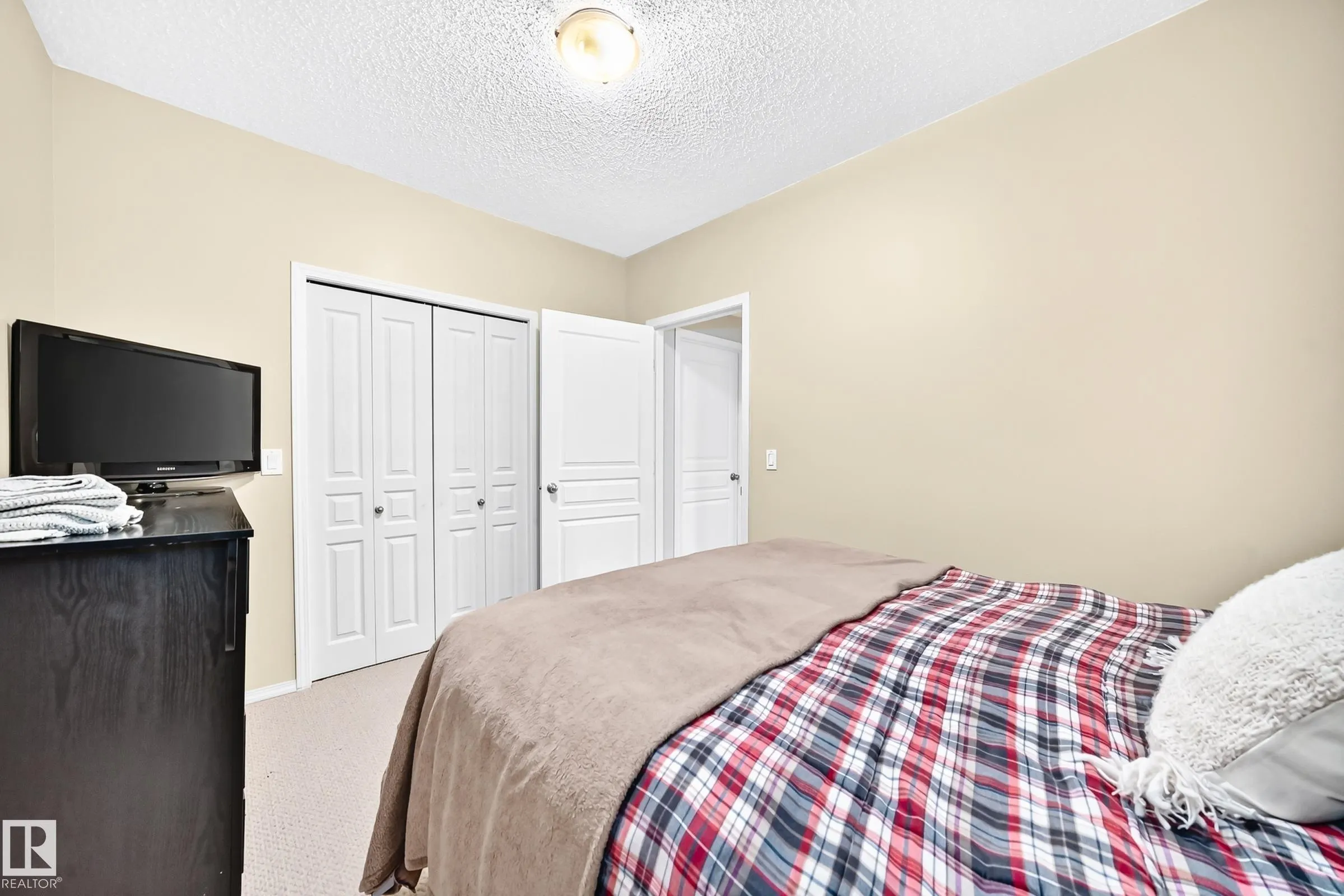 81 DUNFIELD Crescent