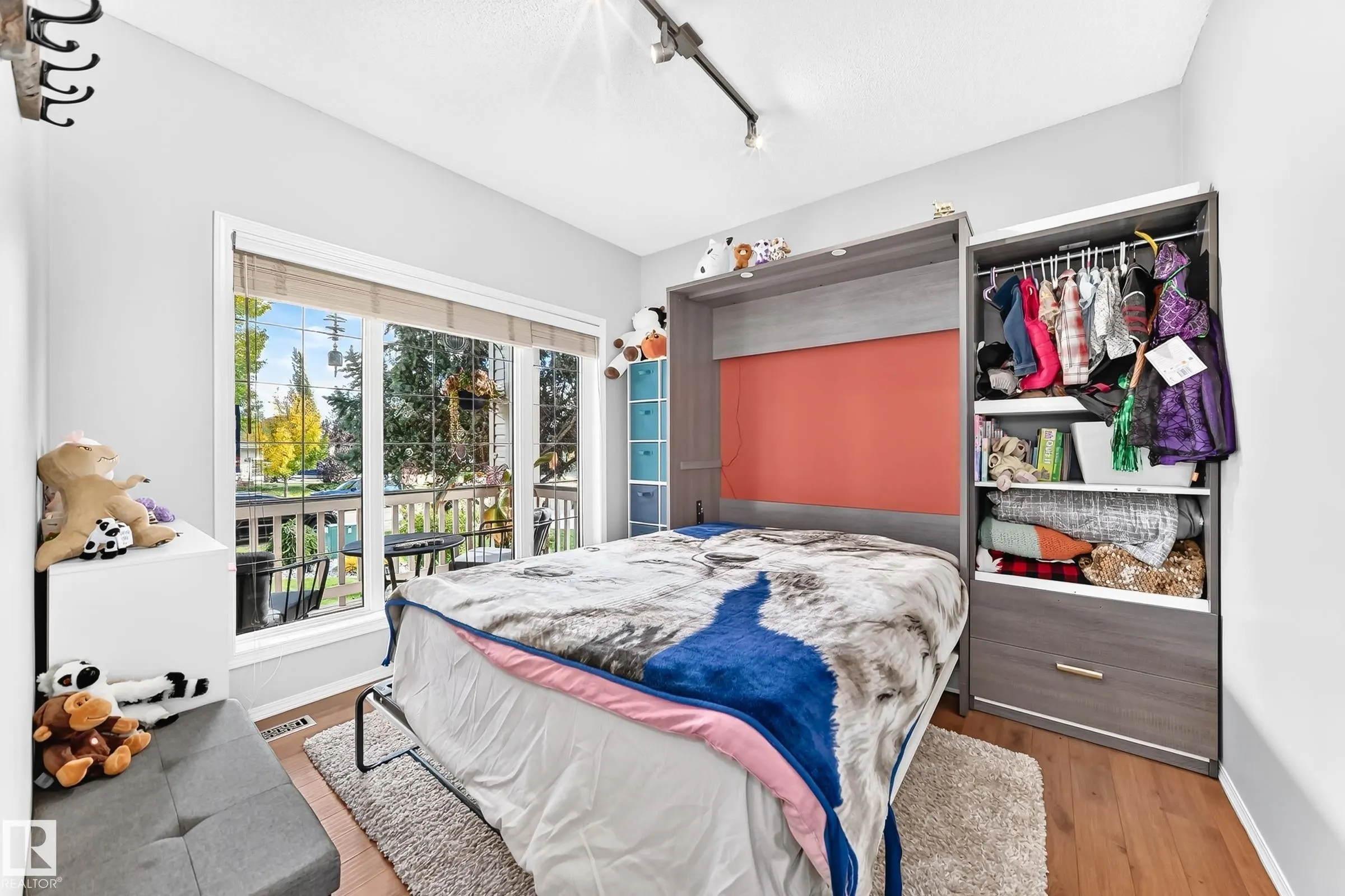 81 DUNFIELD Crescent