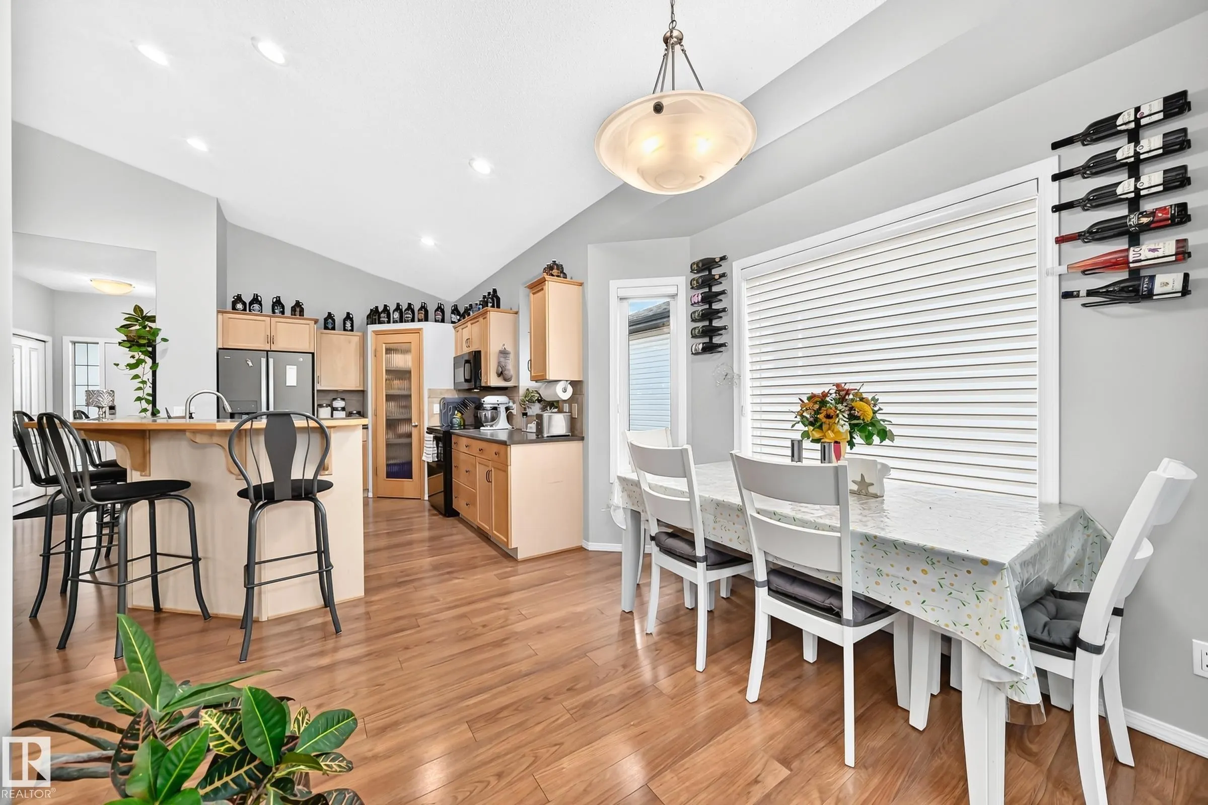 81 DUNFIELD Crescent