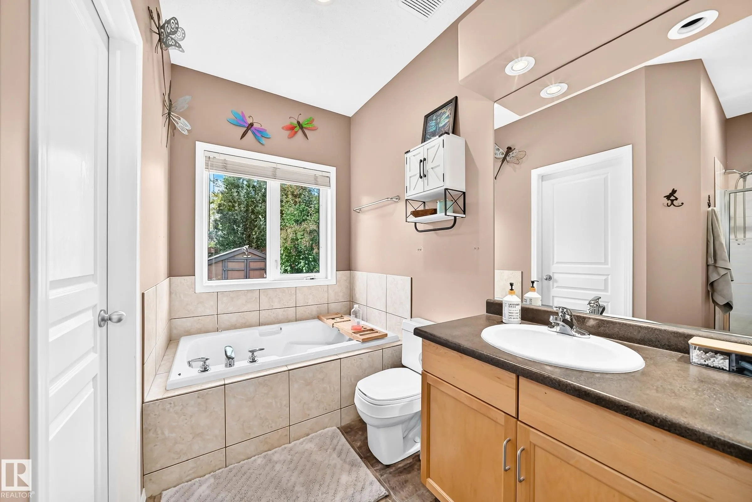 81 DUNFIELD Crescent
