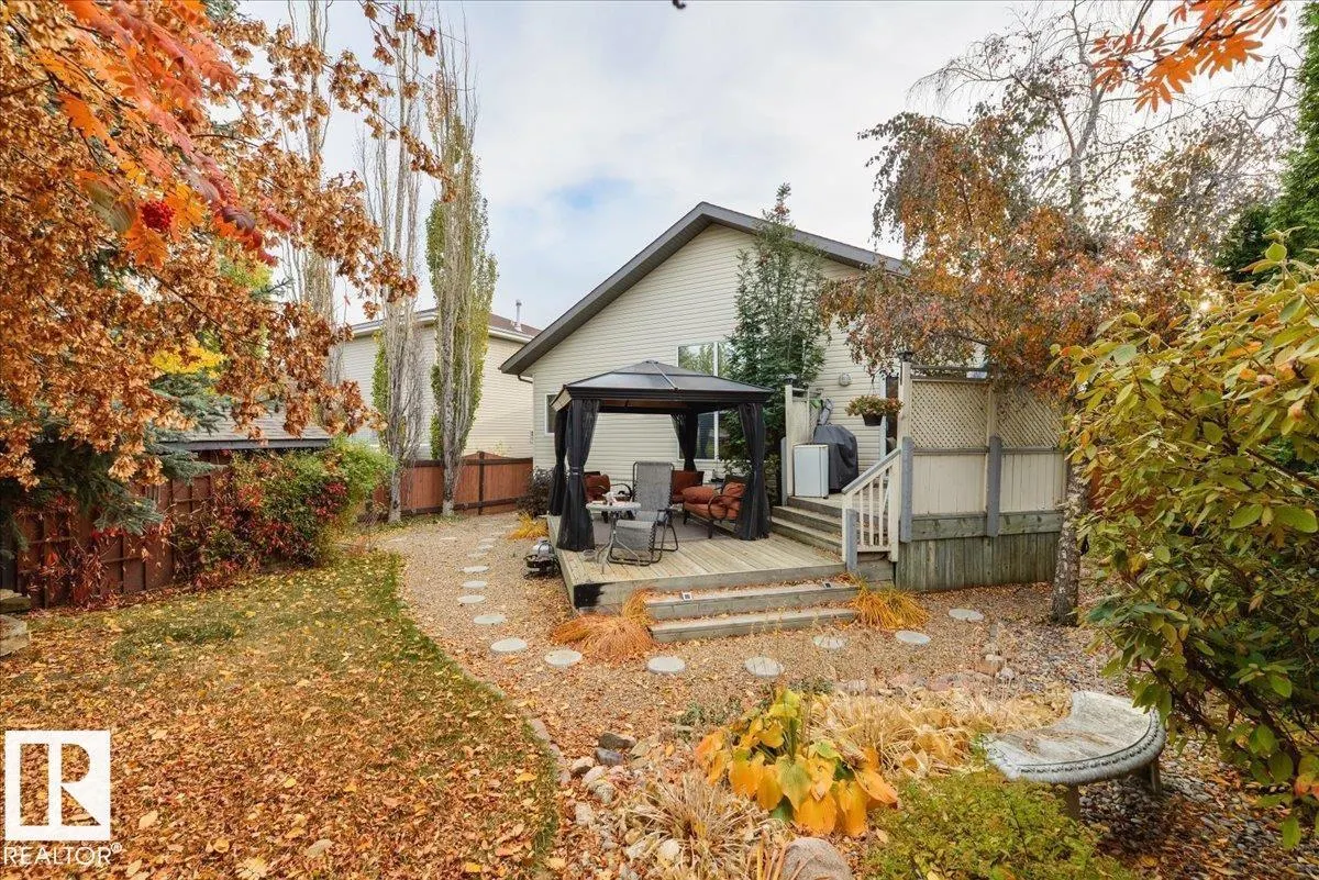 81 DUNFIELD Crescent