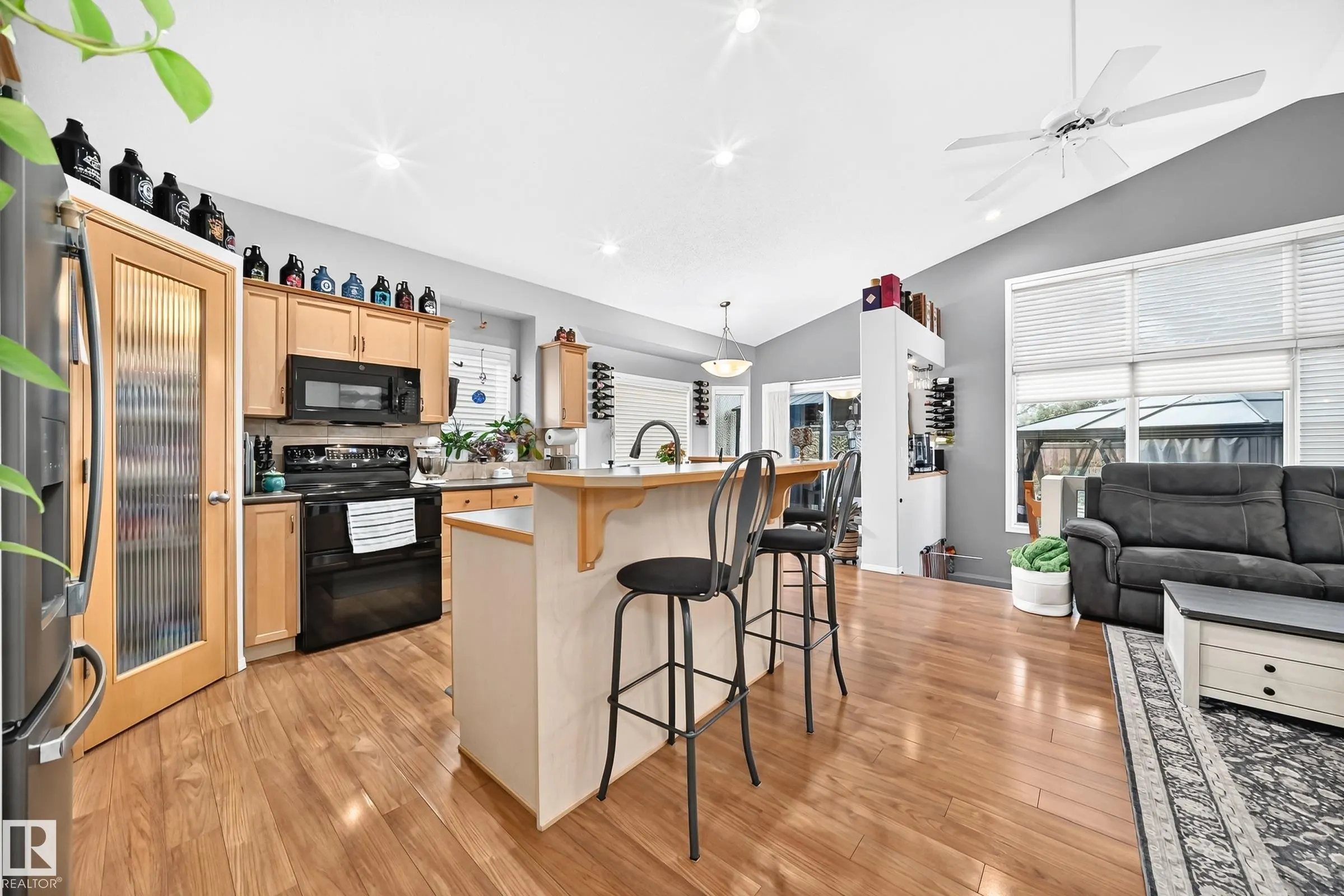 81 DUNFIELD Crescent