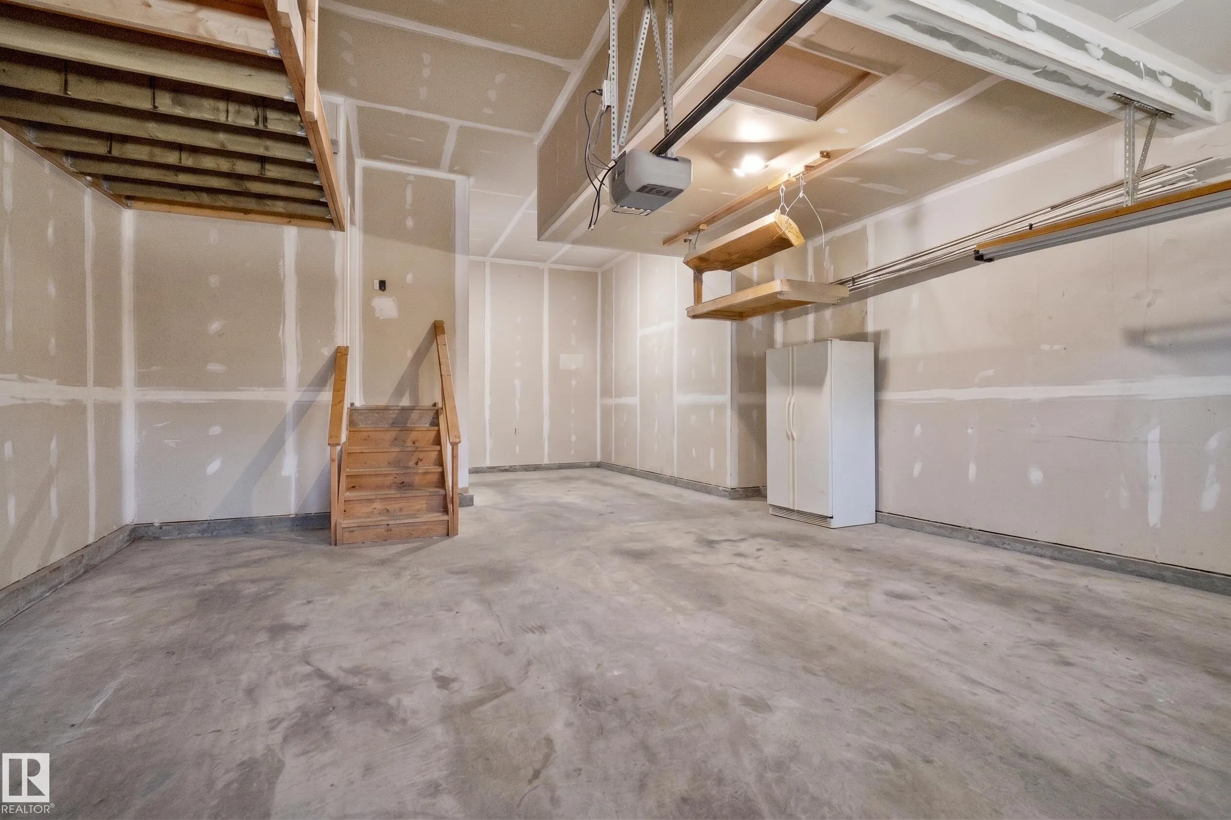 89 SUMMERSTONE Lane