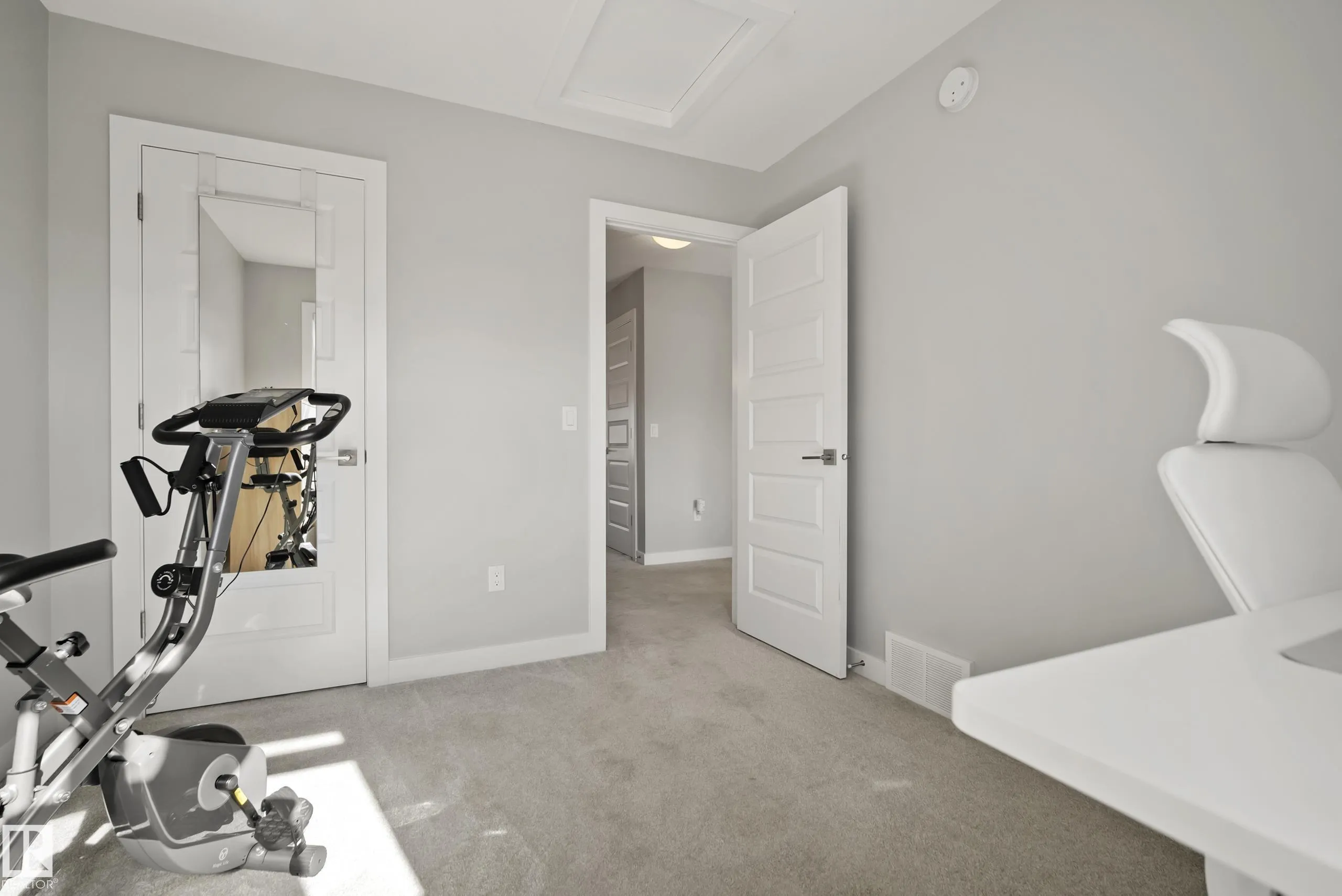 7437 CREIGHTON Place