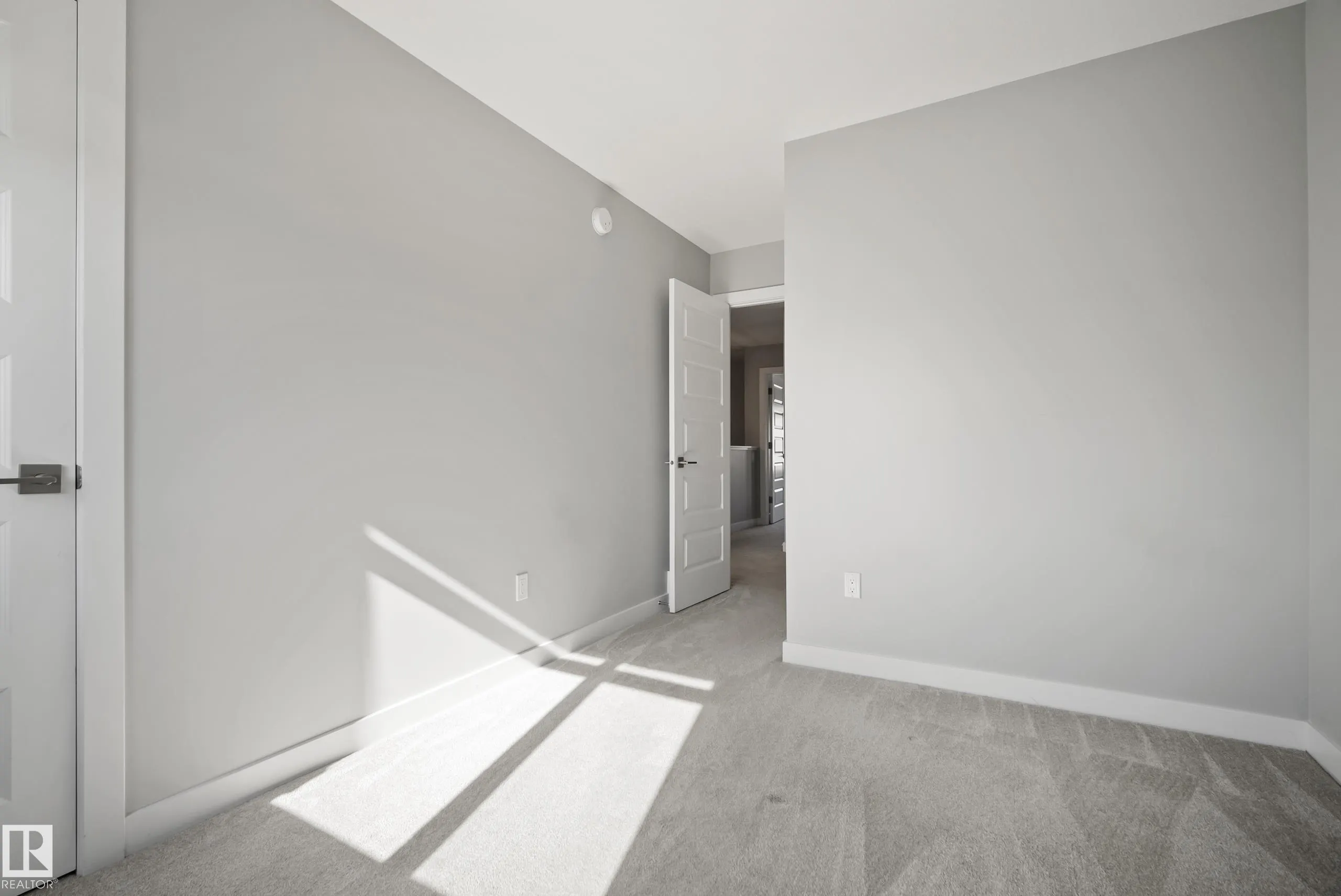 7437 CREIGHTON Place