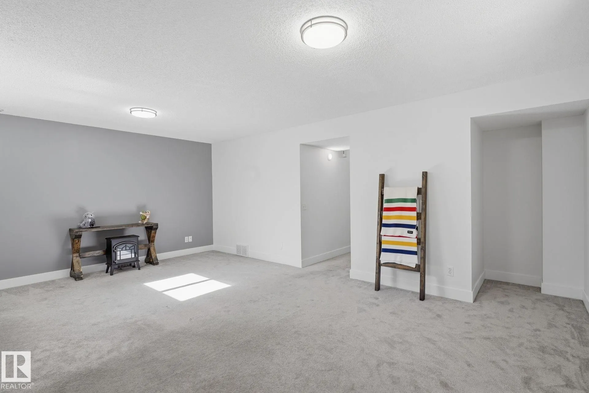 8911 173 Avenue