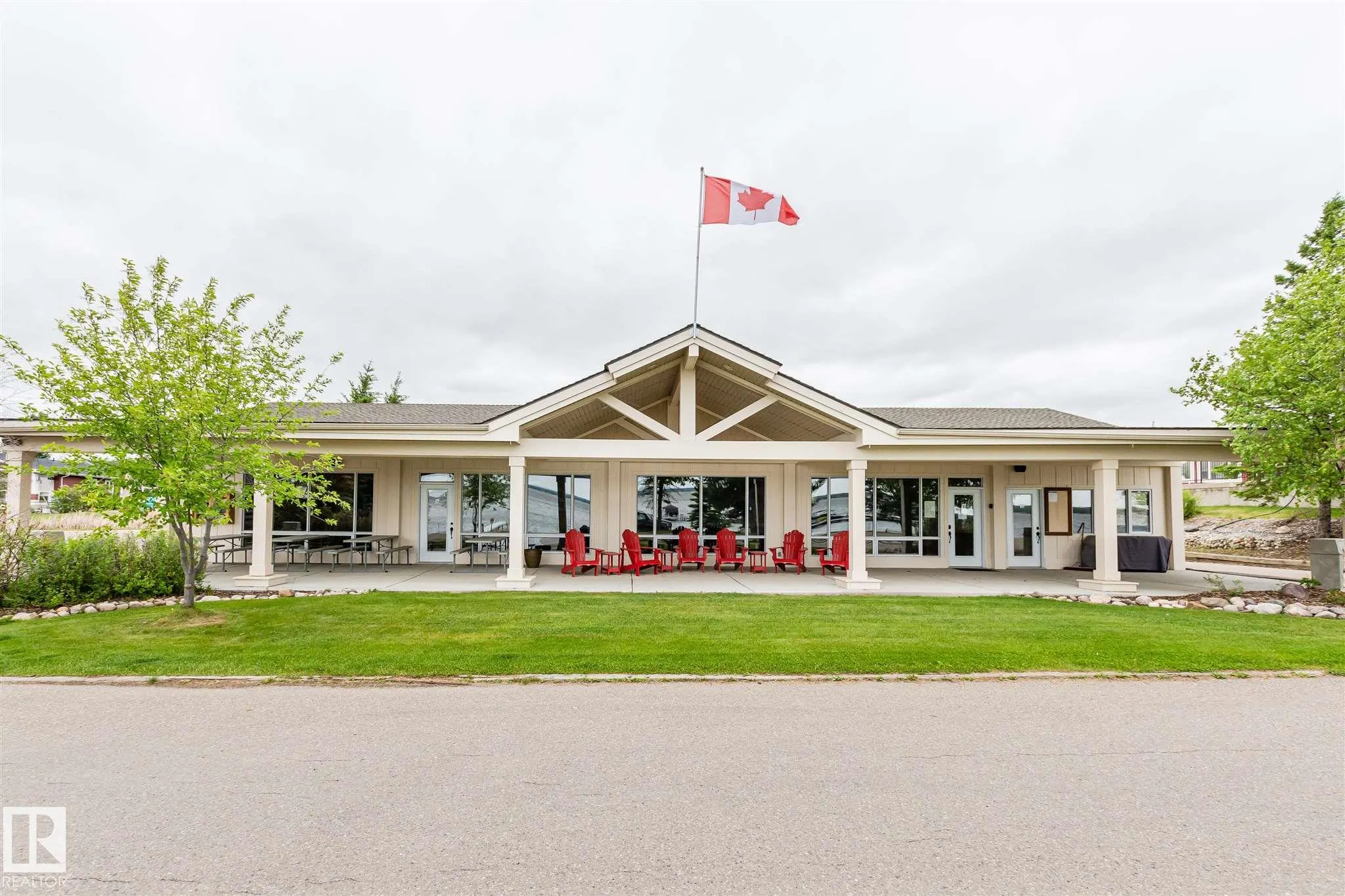 611 55101 STE ANNE TRAIL