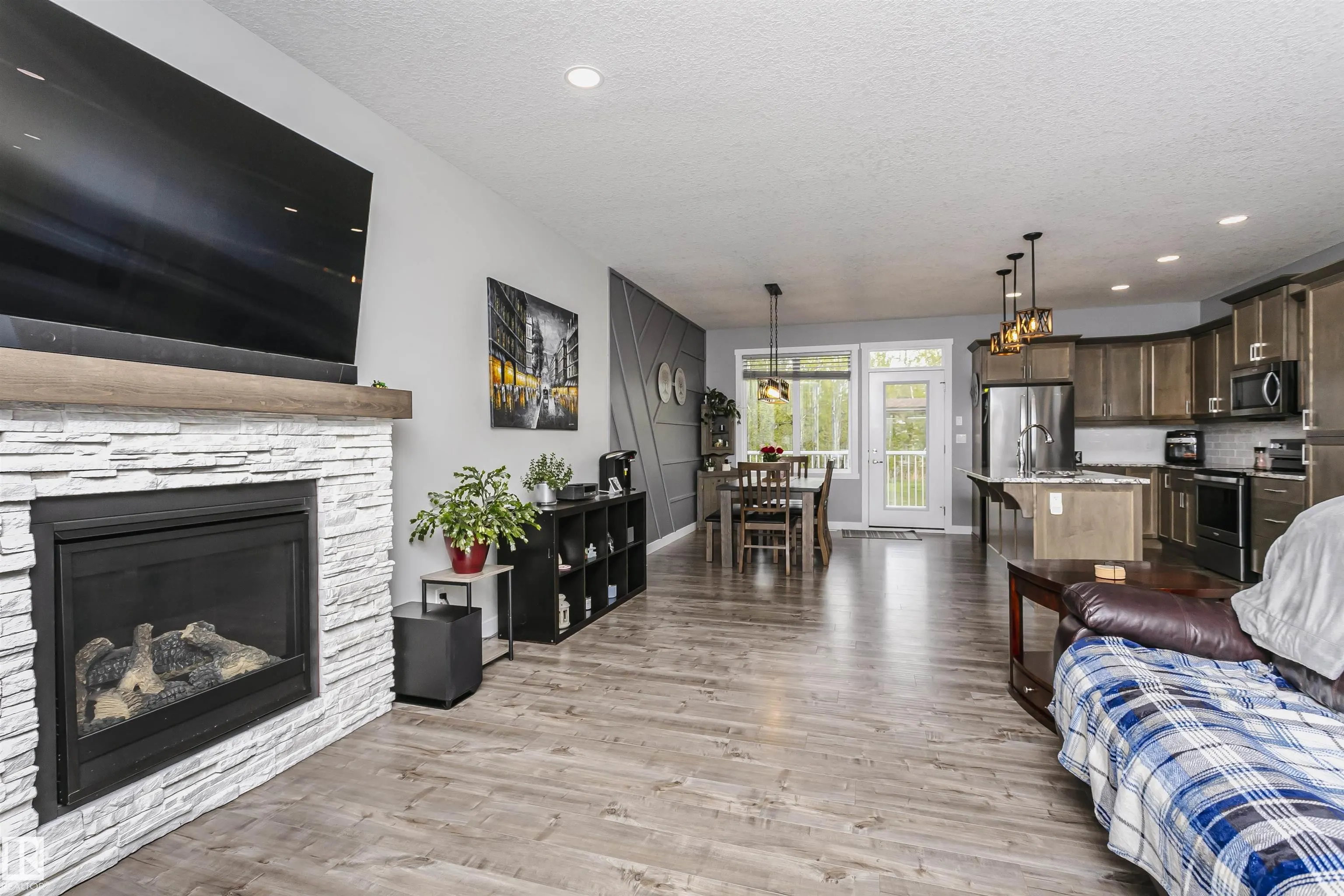 611 55101 STE ANNE TRAIL