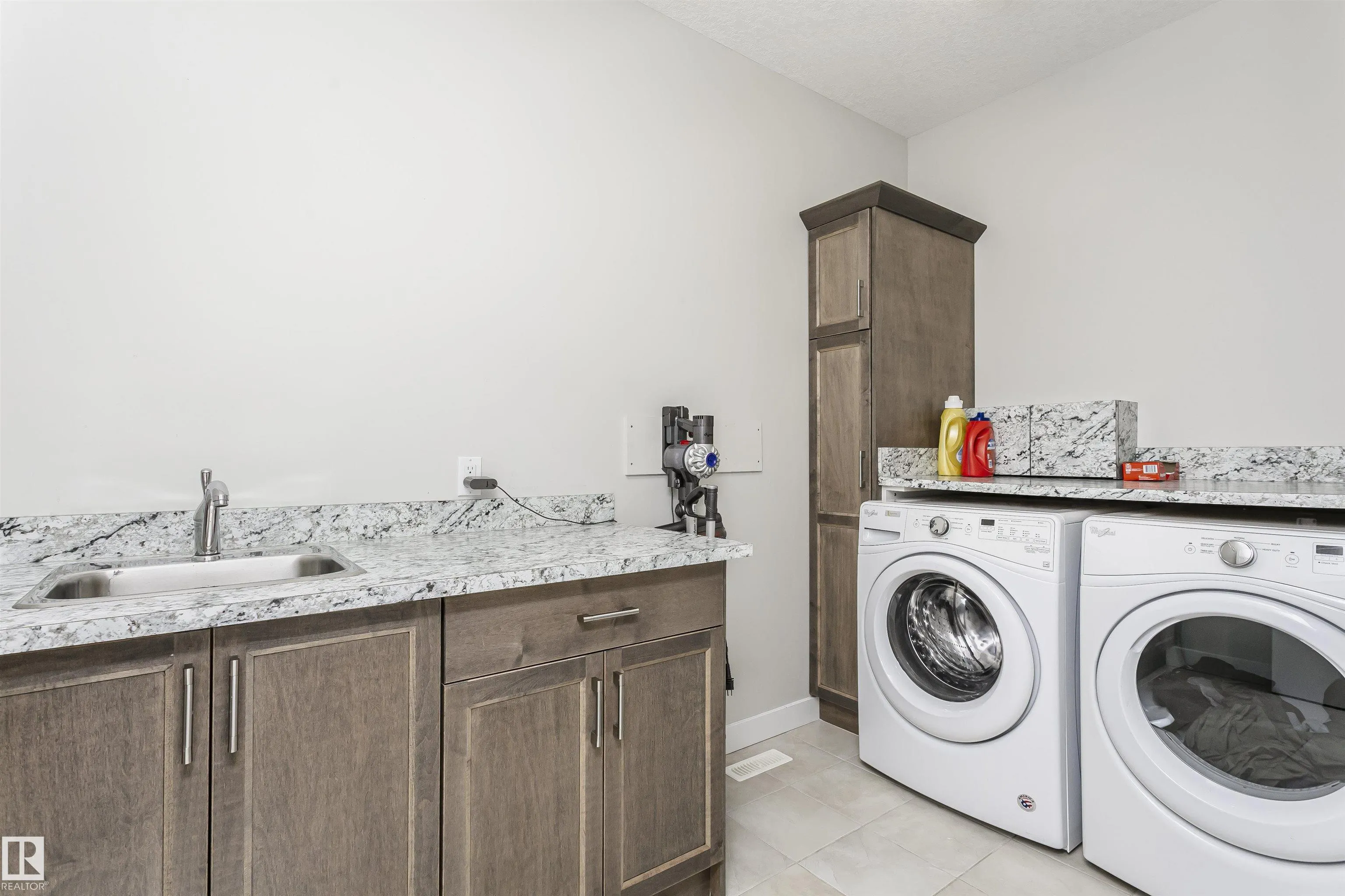 611 55101 STE ANNE TRAIL