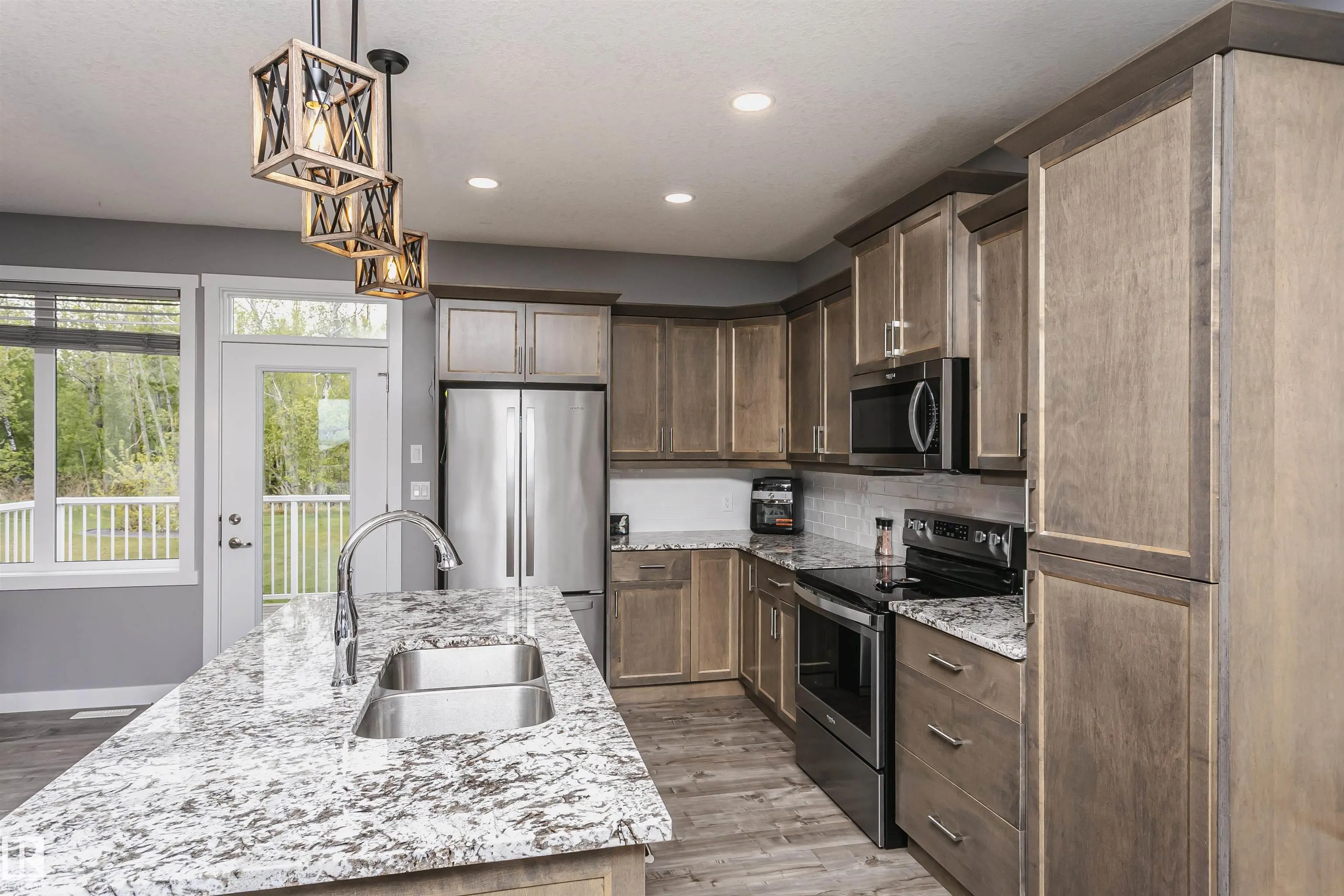 611 55101 STE ANNE TRAIL