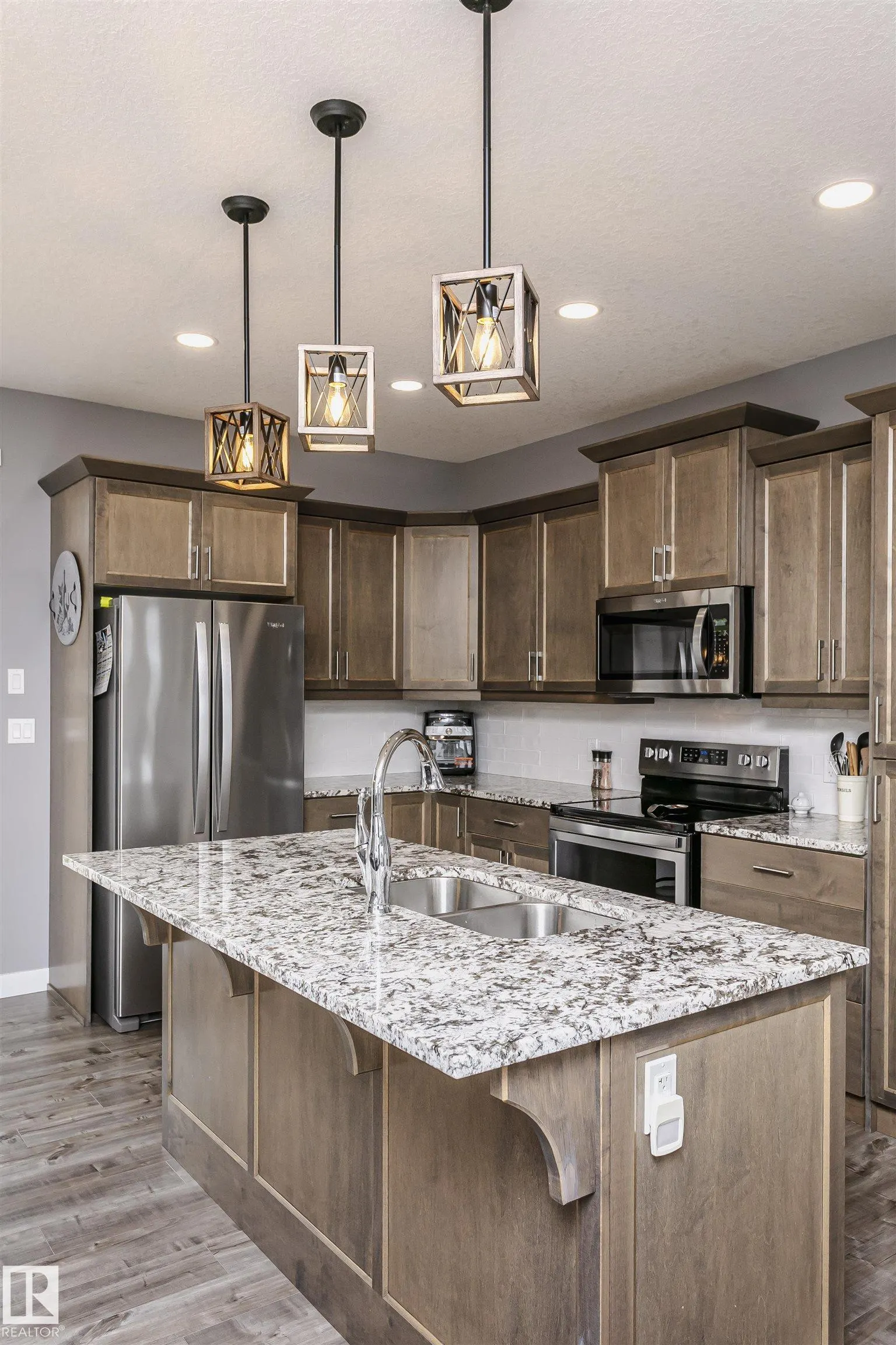 611 55101 STE ANNE TRAIL