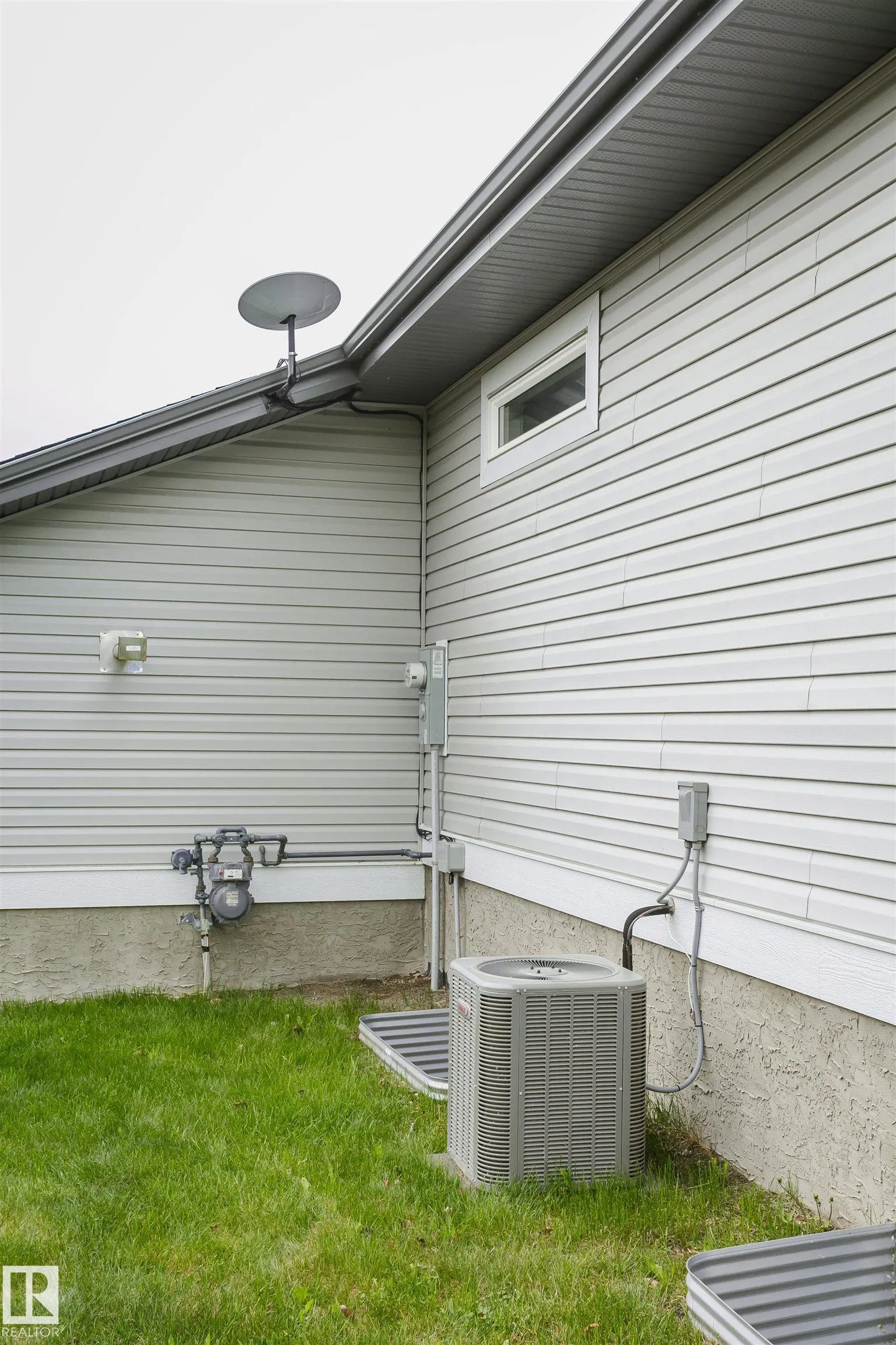 611 55101 STE ANNE TRAIL