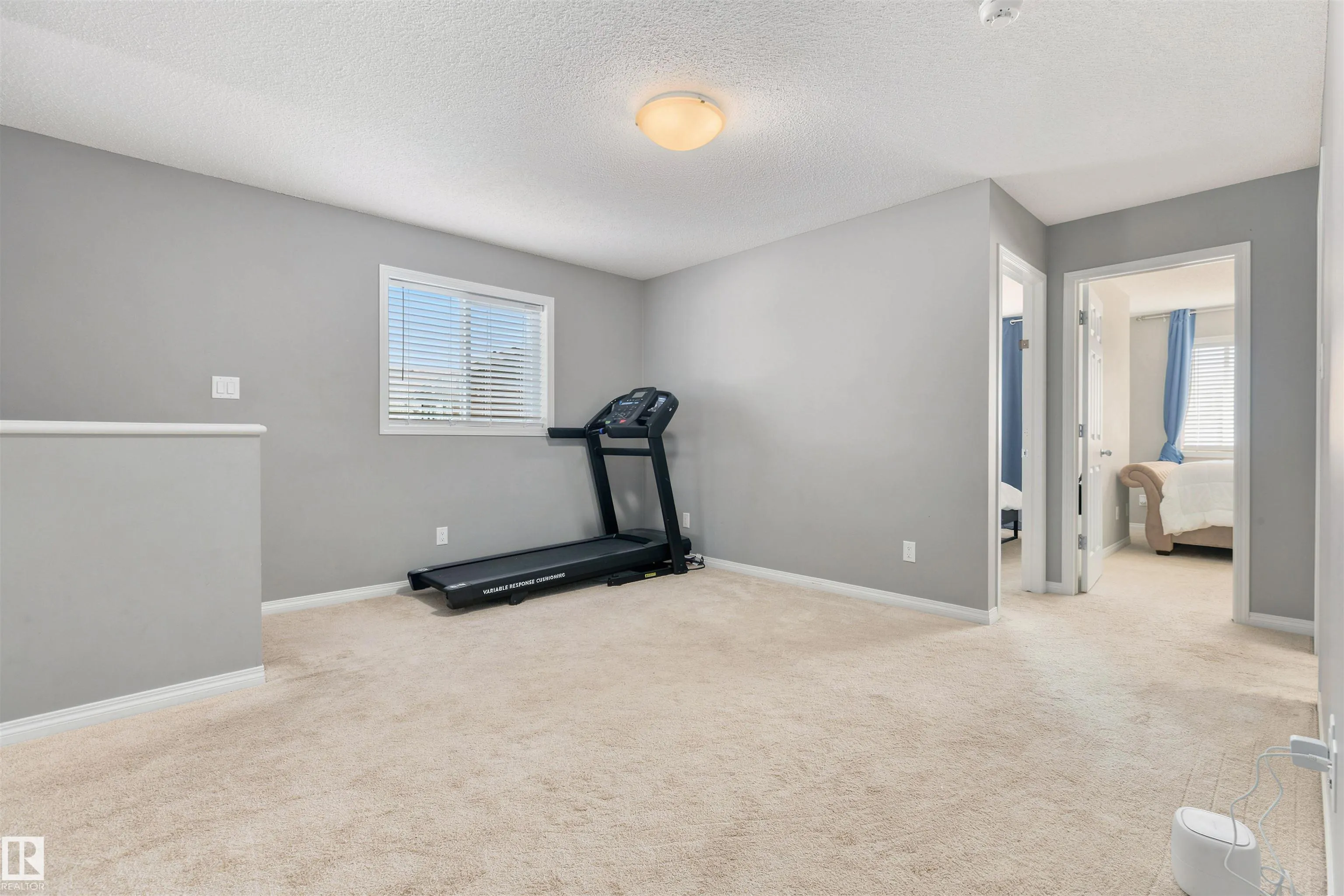 5604 CRABAPPLE Way